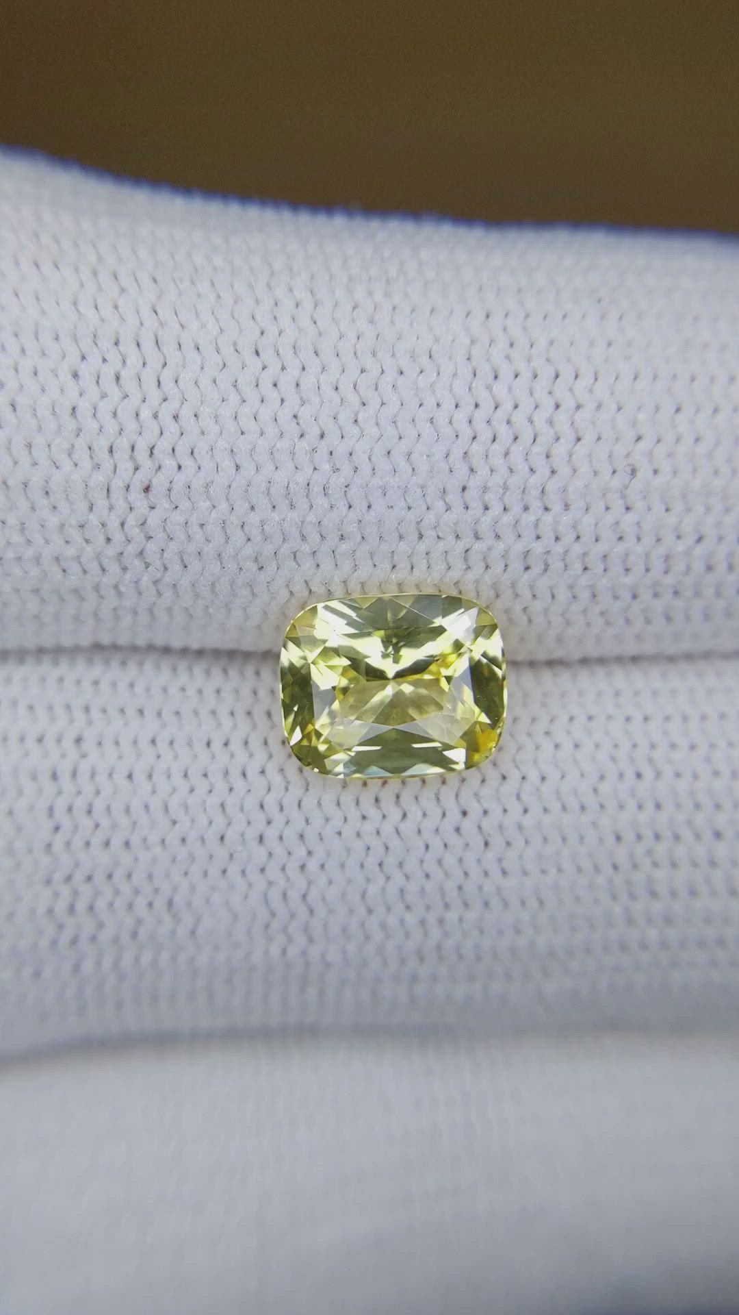 3.06 Ct. Yellow Sapphire from Ceylon (Sri Lanka) Size Video