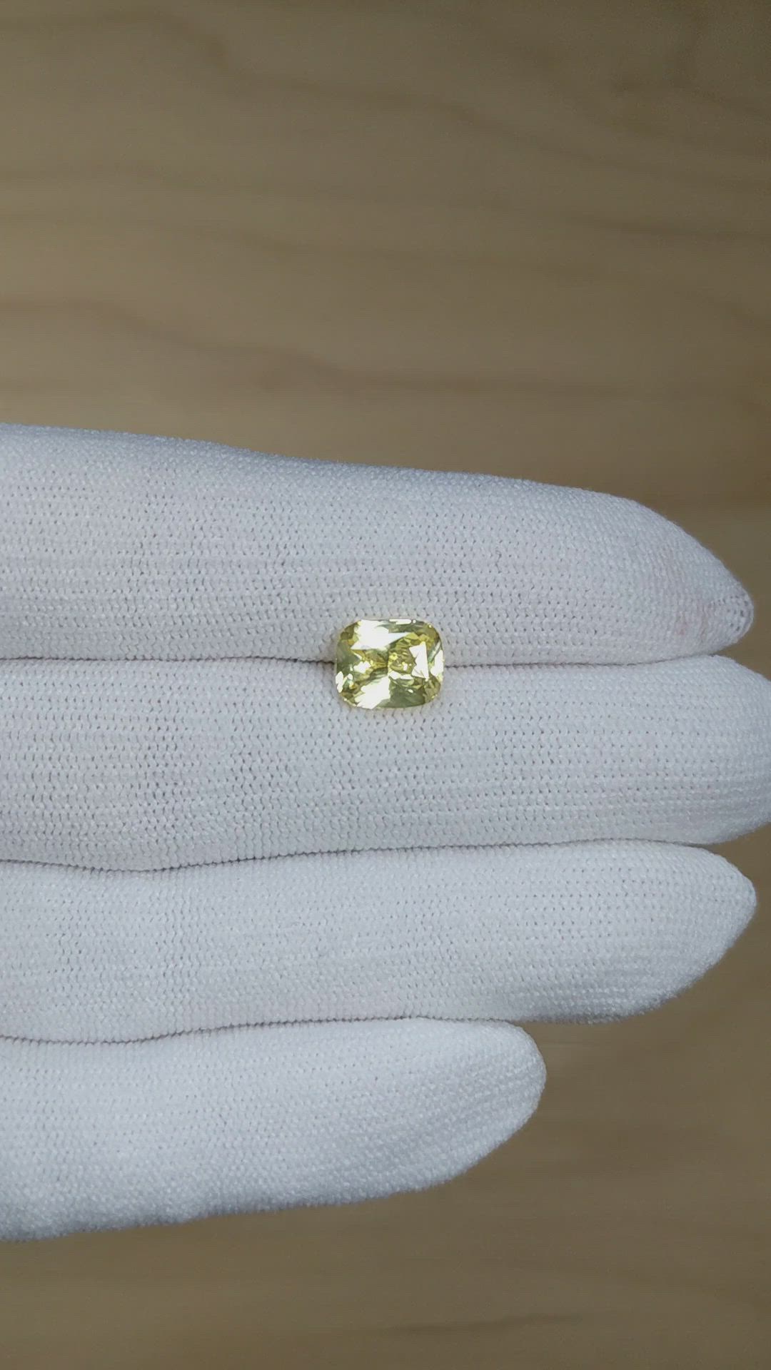 3.06 Ct. Yellow Sapphire from Ceylon (Sri Lanka) Size Video