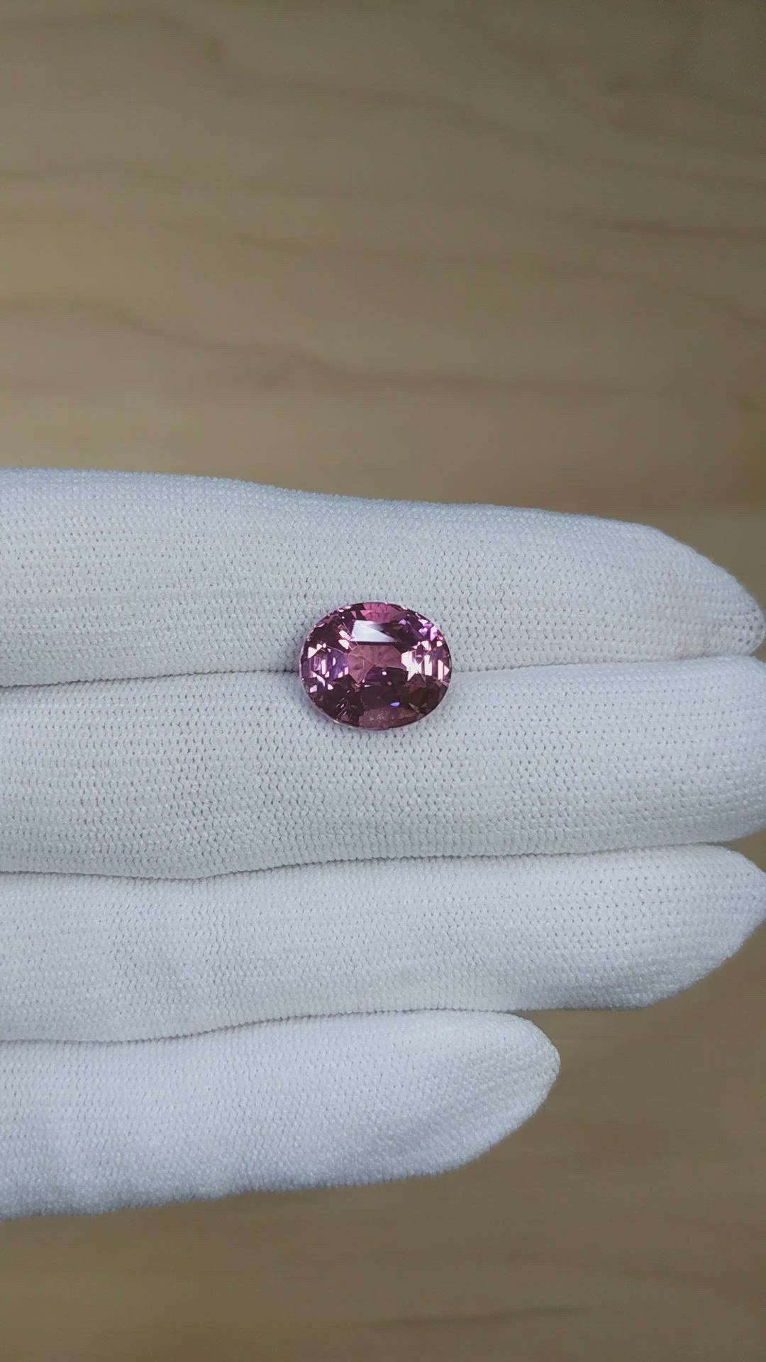9.02 Ct. Pinkish Purple Sapphire from Ceylon (Sri Lanka) Size Video