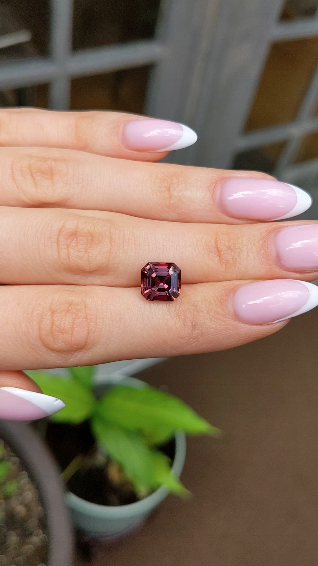4.01 Ct. Reddish Pink Sapphire from Ceylon (Sri Lanka) Size Video