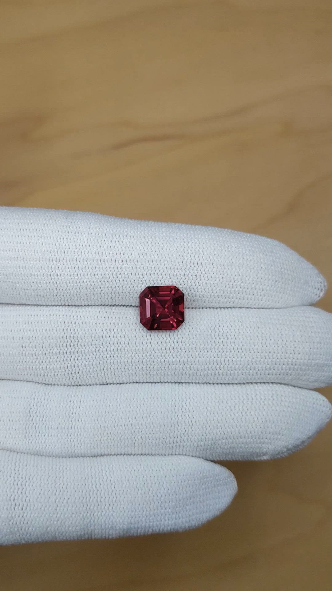 4.01 Ct. Reddish Pink Sapphire from Ceylon (Sri Lanka) Size Video