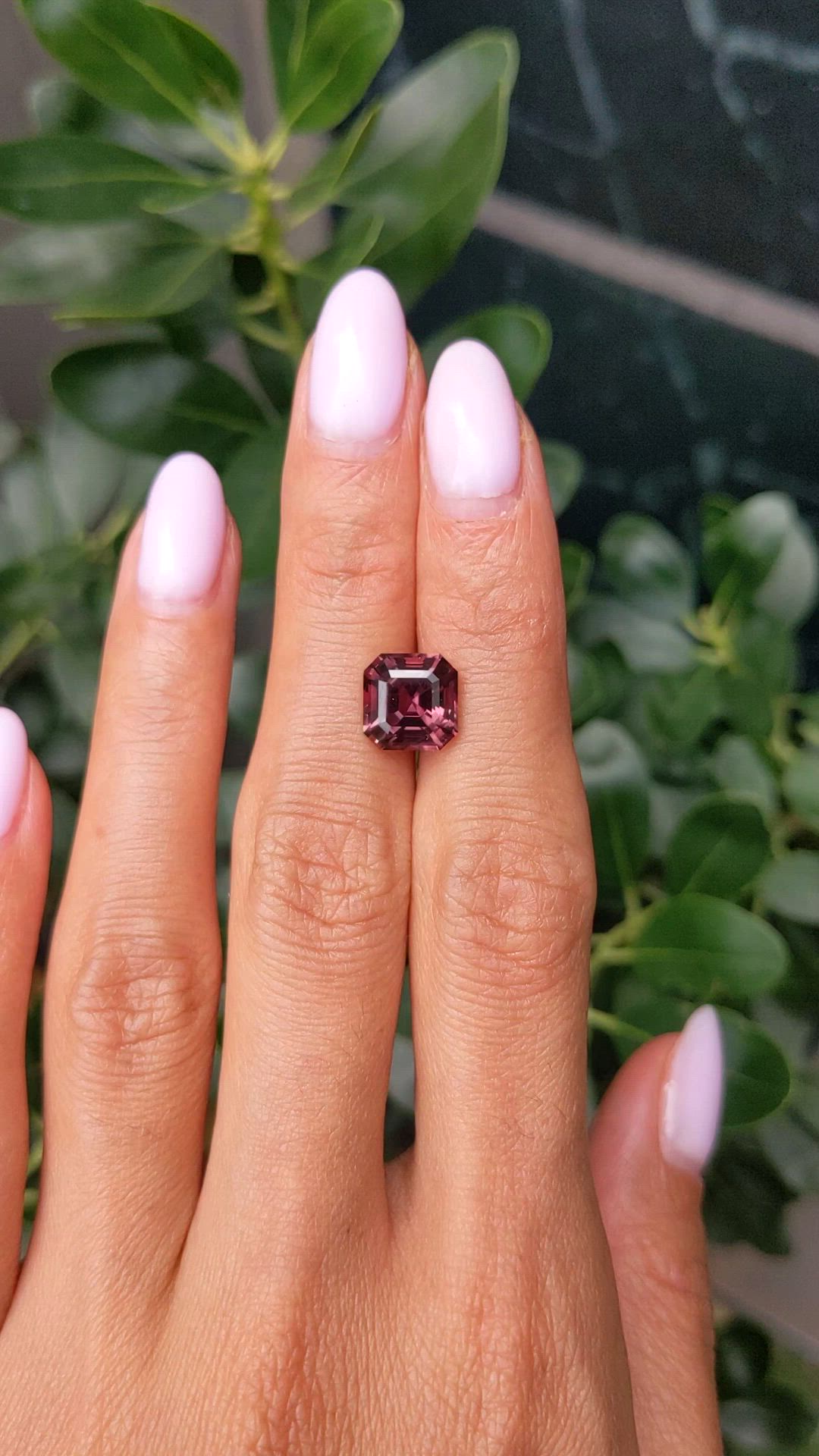 4.01 Ct. Reddish Pink Sapphire from Ceylon (Sri Lanka) Size Video