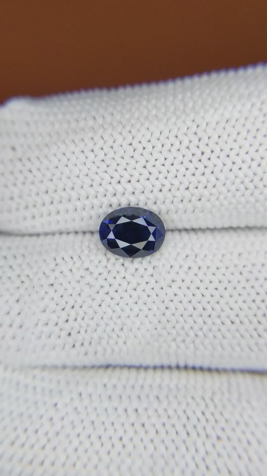 1.27 Ct. Blue Sapphire from Ceylon (Sri Lanka) Size Video