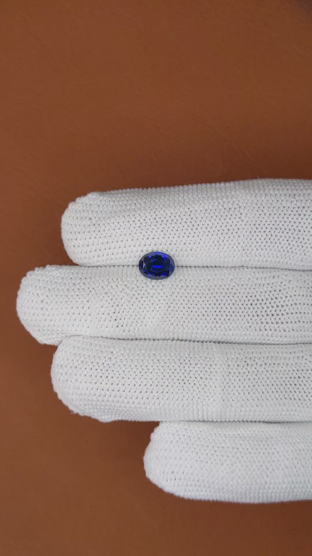 1.27 Ct. Blue Sapphire from Ceylon (Sri Lanka) Size Video