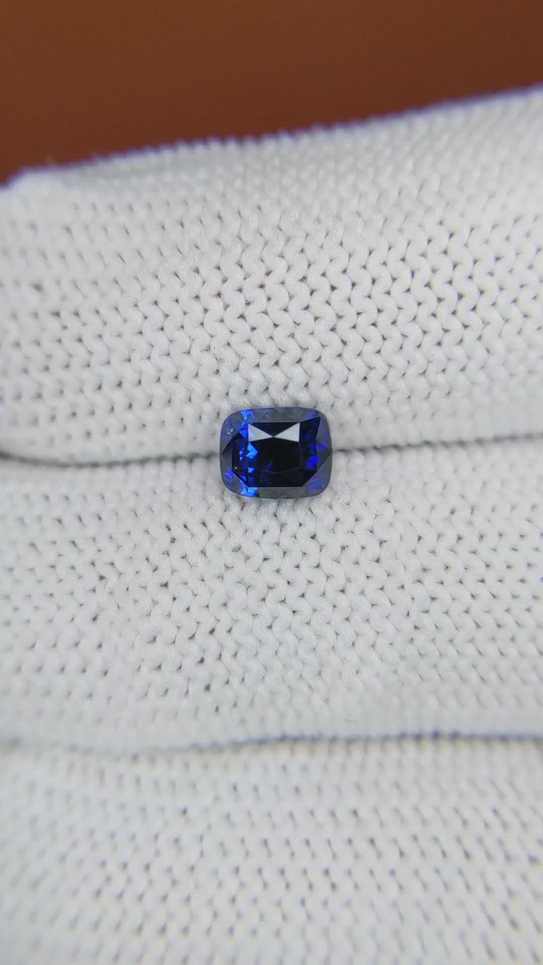 1.10 Ct. Blue Sapphire from Ceylon (Sri Lanka) Size Video