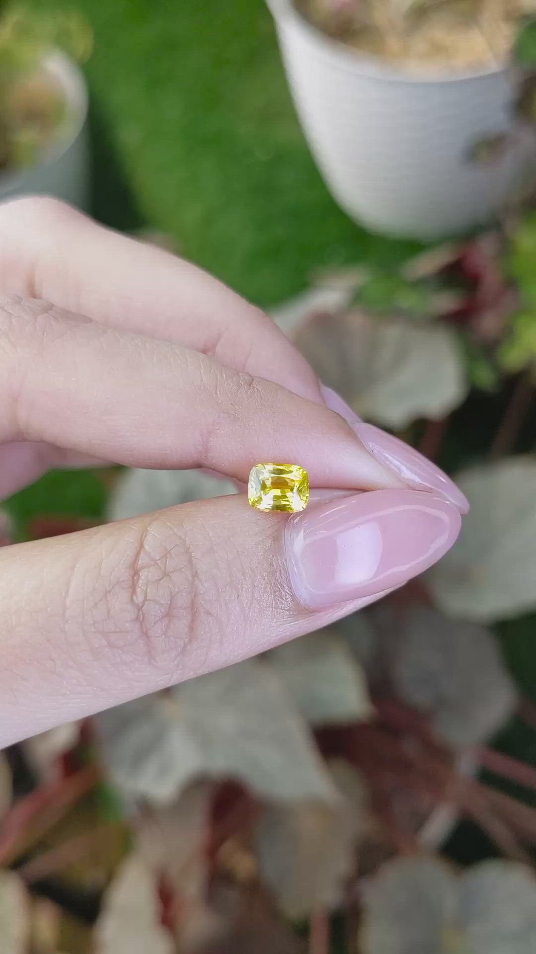 1.04 Ct. Yellow Sapphire from Ceylon (Sri Lanka) Size Video