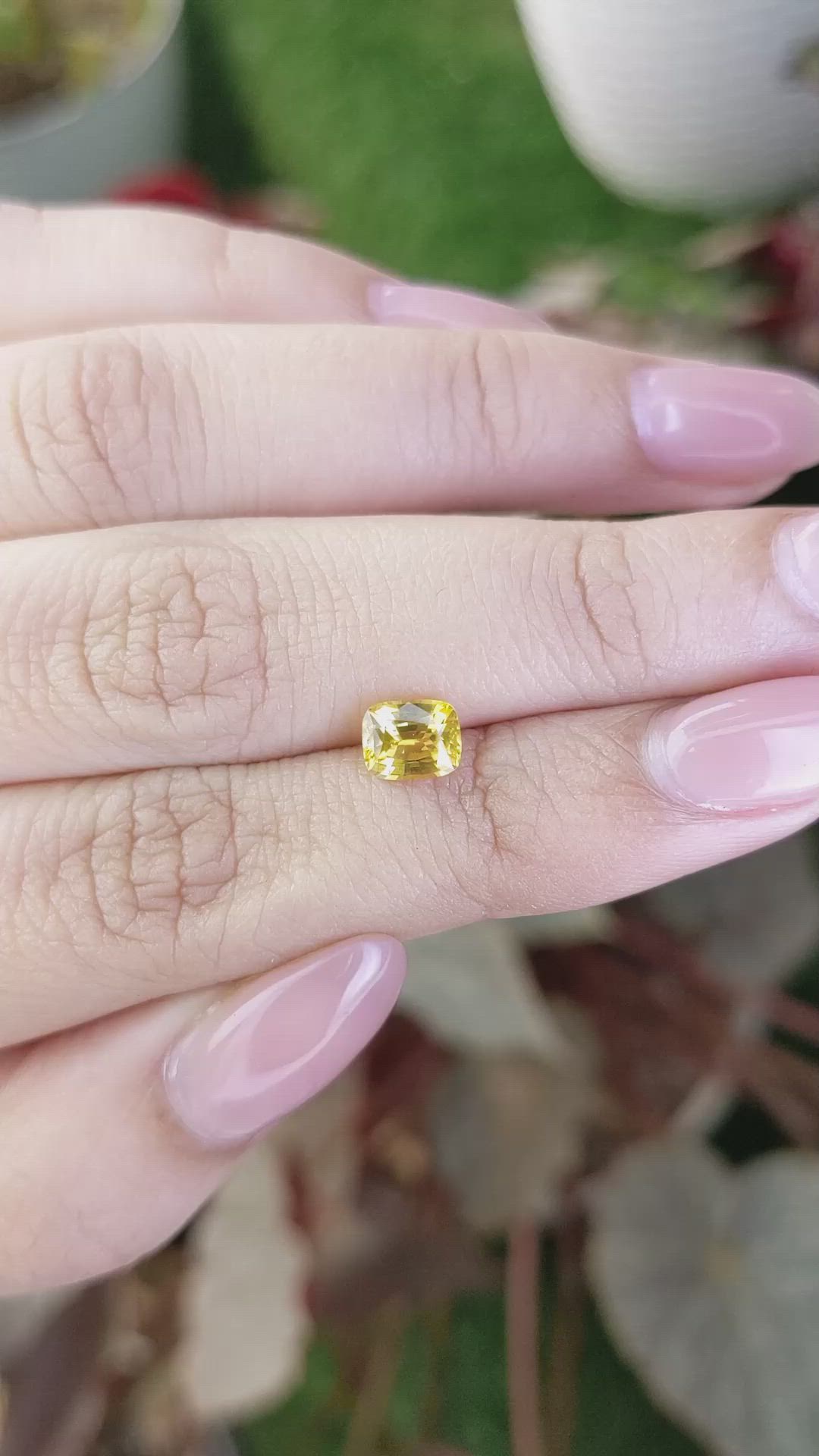1.04 Ct. Yellow Sapphire from Ceylon (Sri Lanka) Size Video