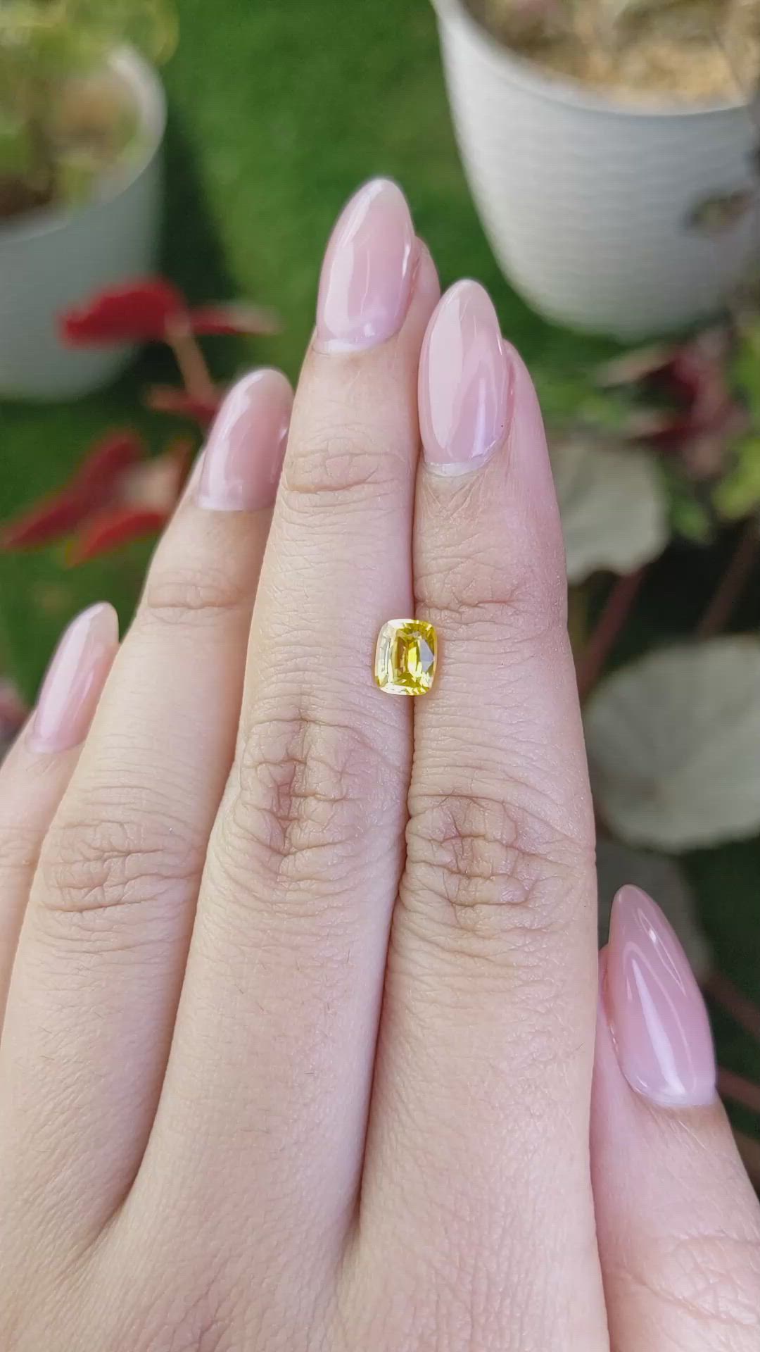 1.04 Ct. Yellow Sapphire from Ceylon (Sri Lanka) Size Video