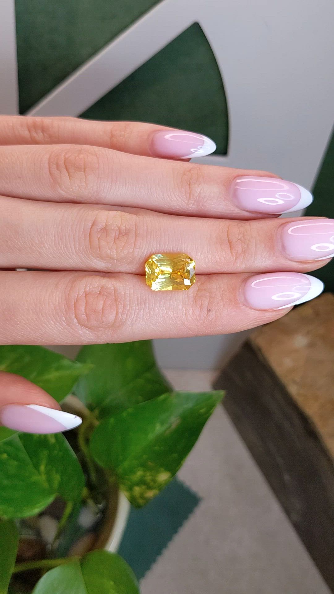7.61 Ct. Yellow Sapphire from Ceylon (Sri Lanka) Size Video