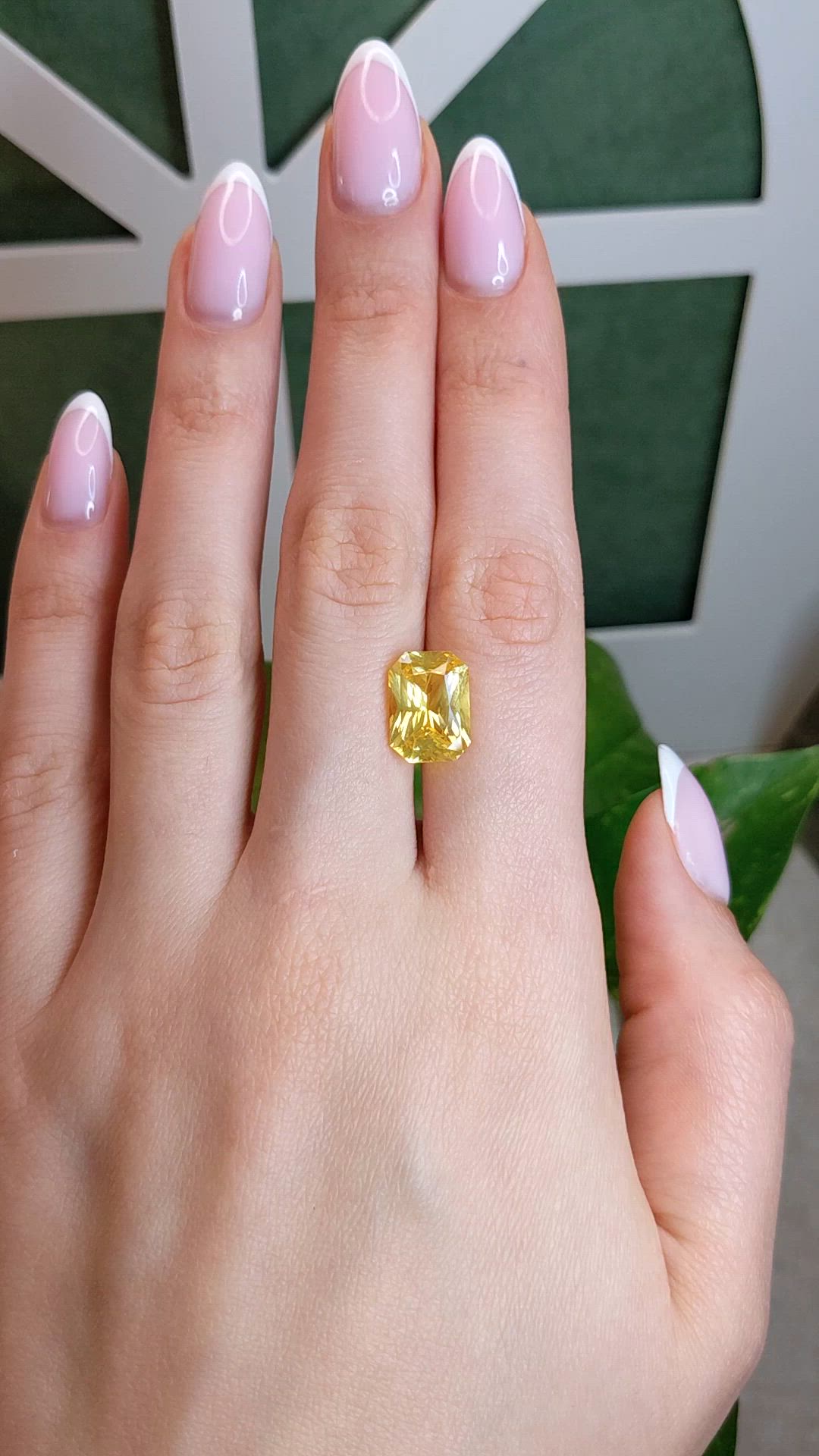 7.61 Ct. Yellow Sapphire from Ceylon (Sri Lanka) Size Video