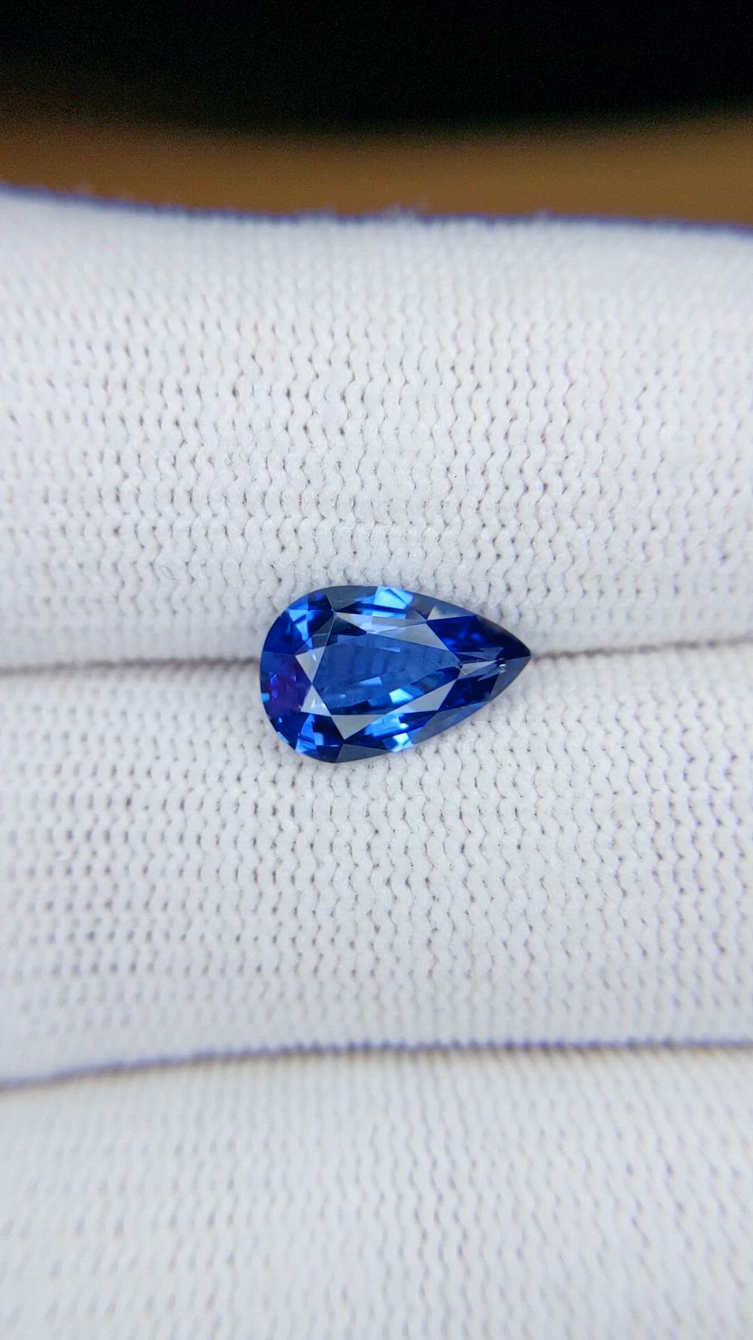 2.16 Ct. Blue Sapphire from Ceylon (Sri Lanka) Size Video