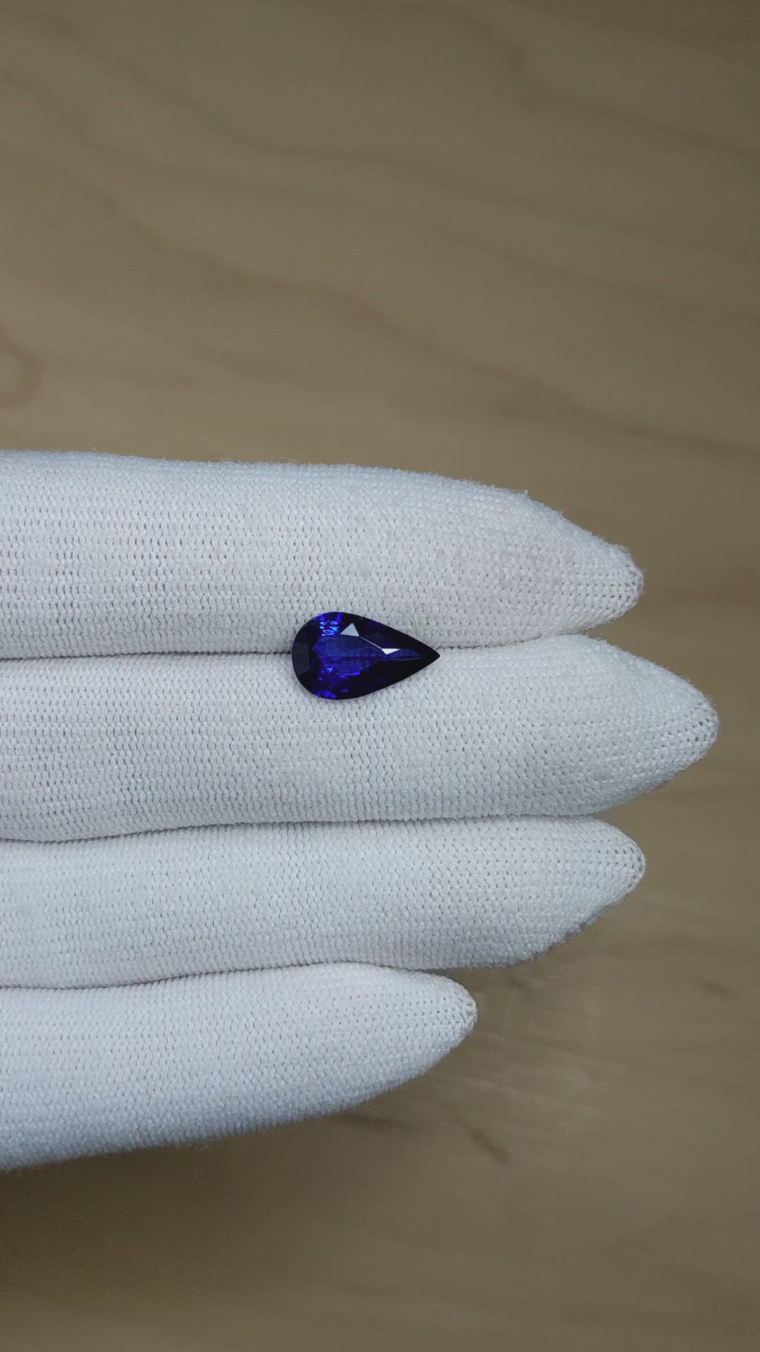 2.89 Ct. Blue Sapphire from Ceylon (Sri Lanka) Size Video