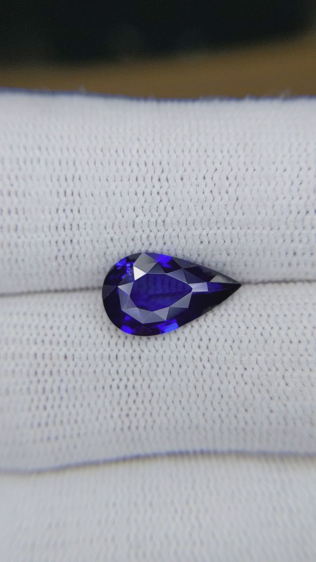 2.89 Ct. Blue Sapphire from Ceylon (Sri Lanka) Size Video