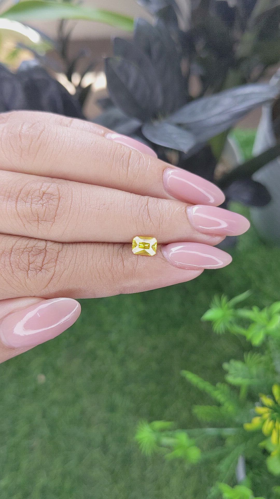 0.87 Ct. Yellow Sapphire from Ceylon (Sri Lanka) Size Video