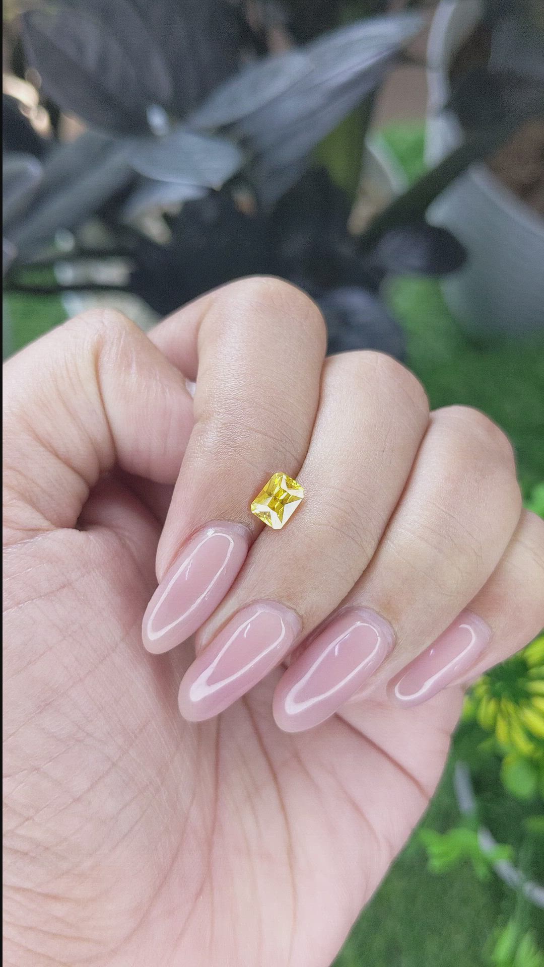 0.87 Ct. Yellow Sapphire from Ceylon (Sri Lanka) Size Video