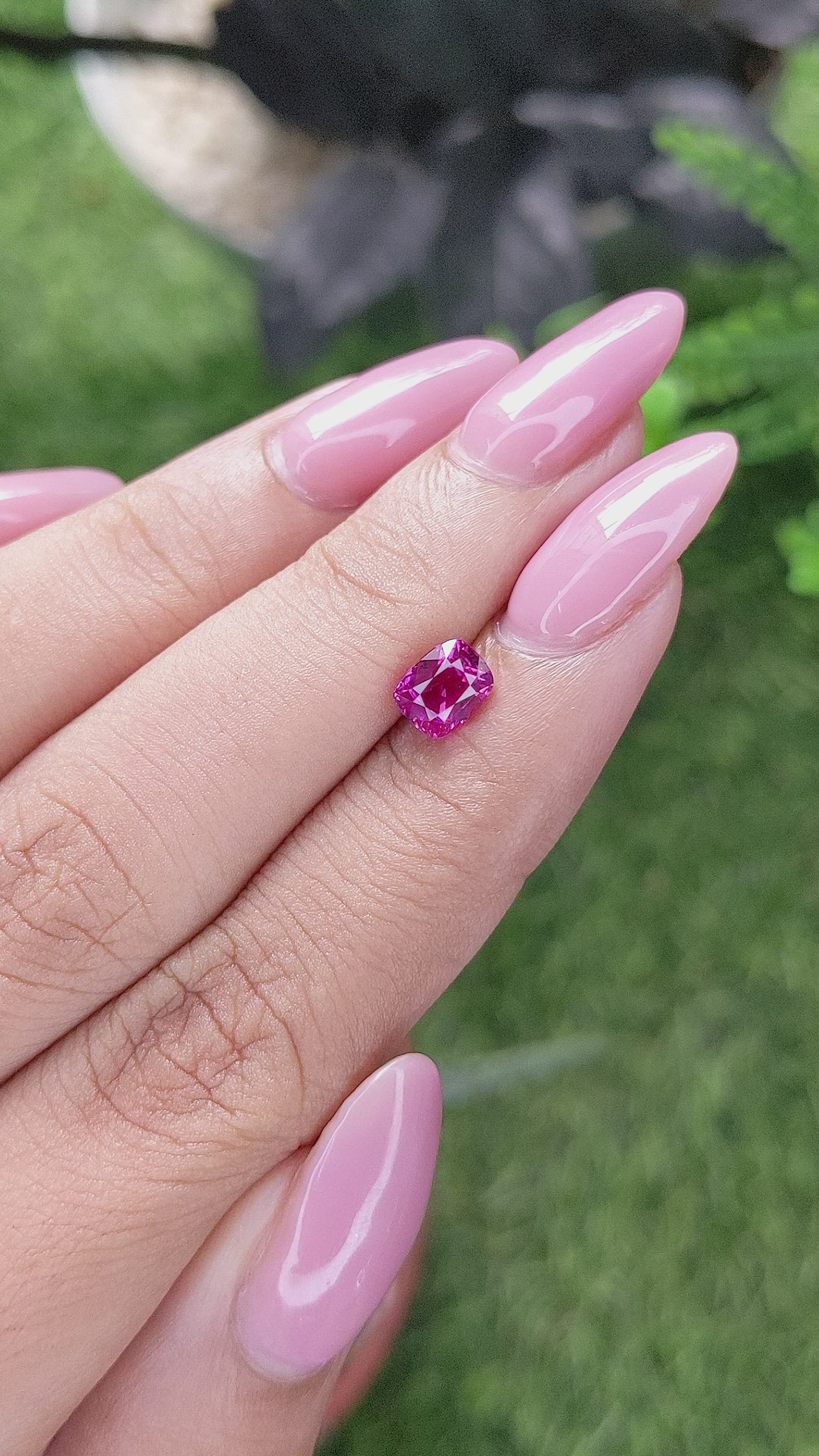 1.00 Ct. Purplish Pink Sapphire from Madagascar Size Video