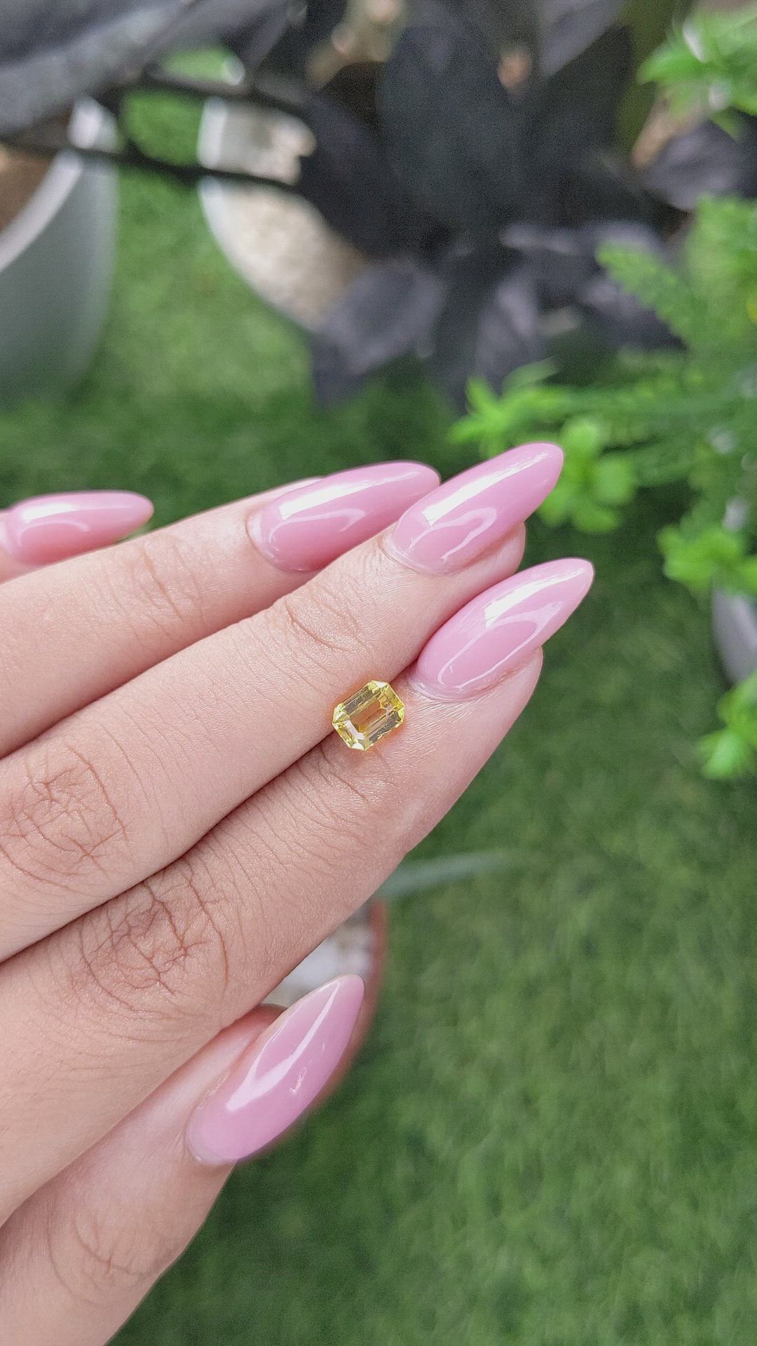 1.03 Ct. Yellow Sapphire from Ceylon (Sri Lanka) Size Video