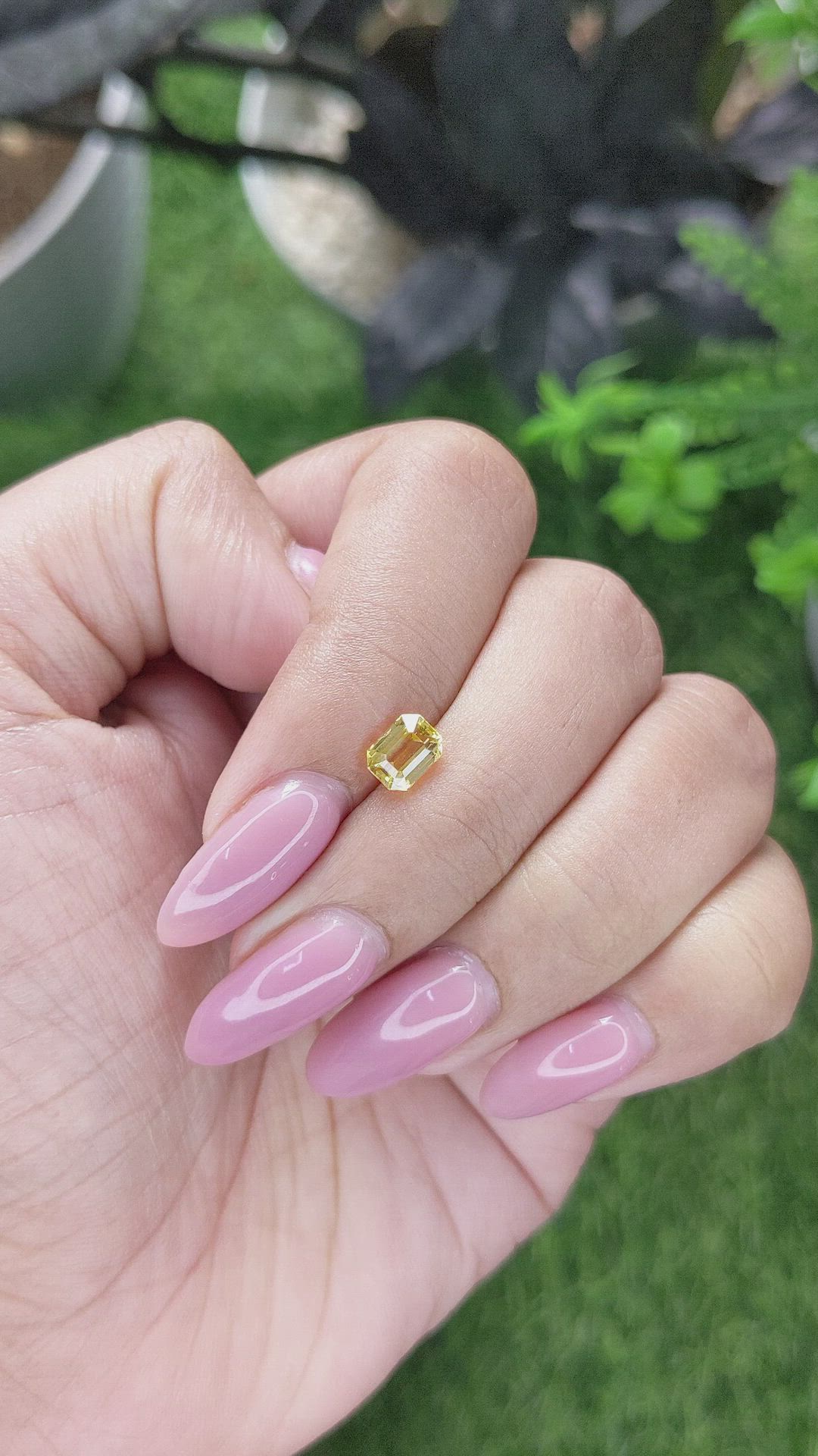 1.03 Ct. Yellow Sapphire from Ceylon (Sri Lanka) Size Video