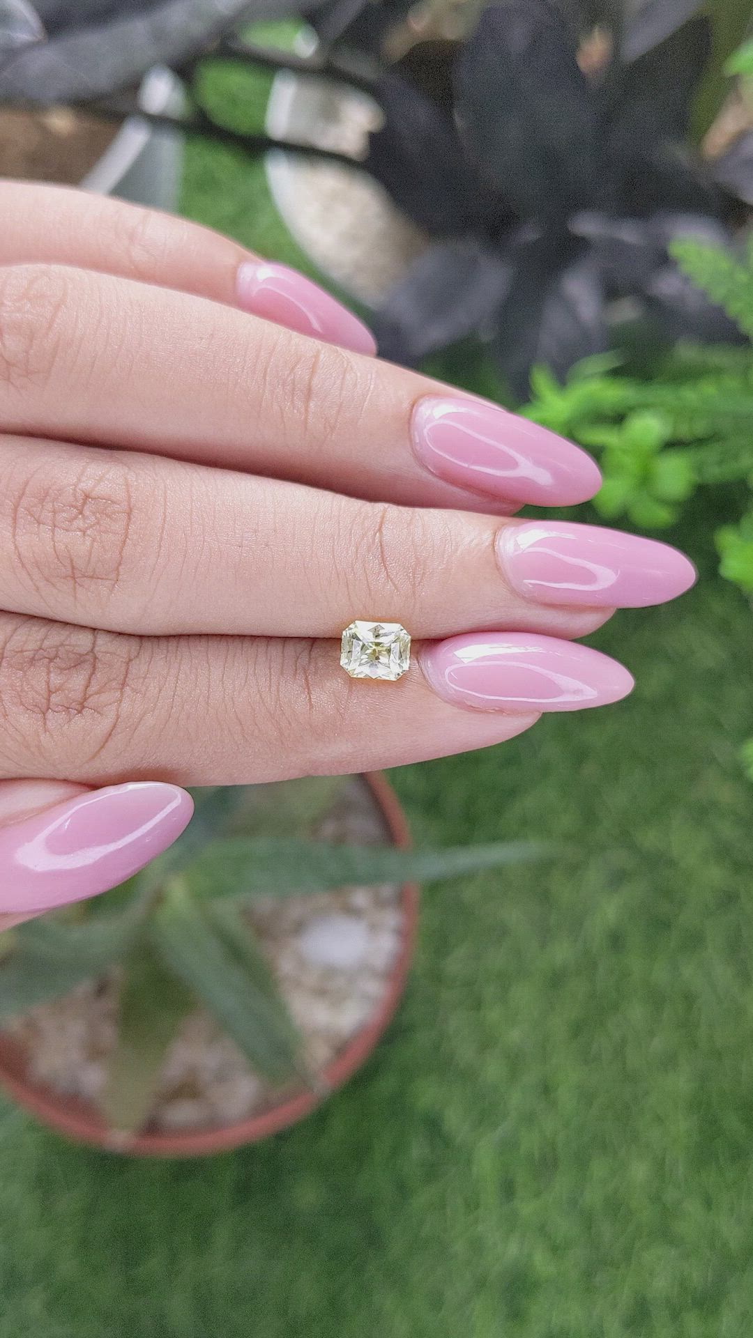 1.04 Ct. Yellow Sapphire from Ceylon (Sri Lanka) Size Video
