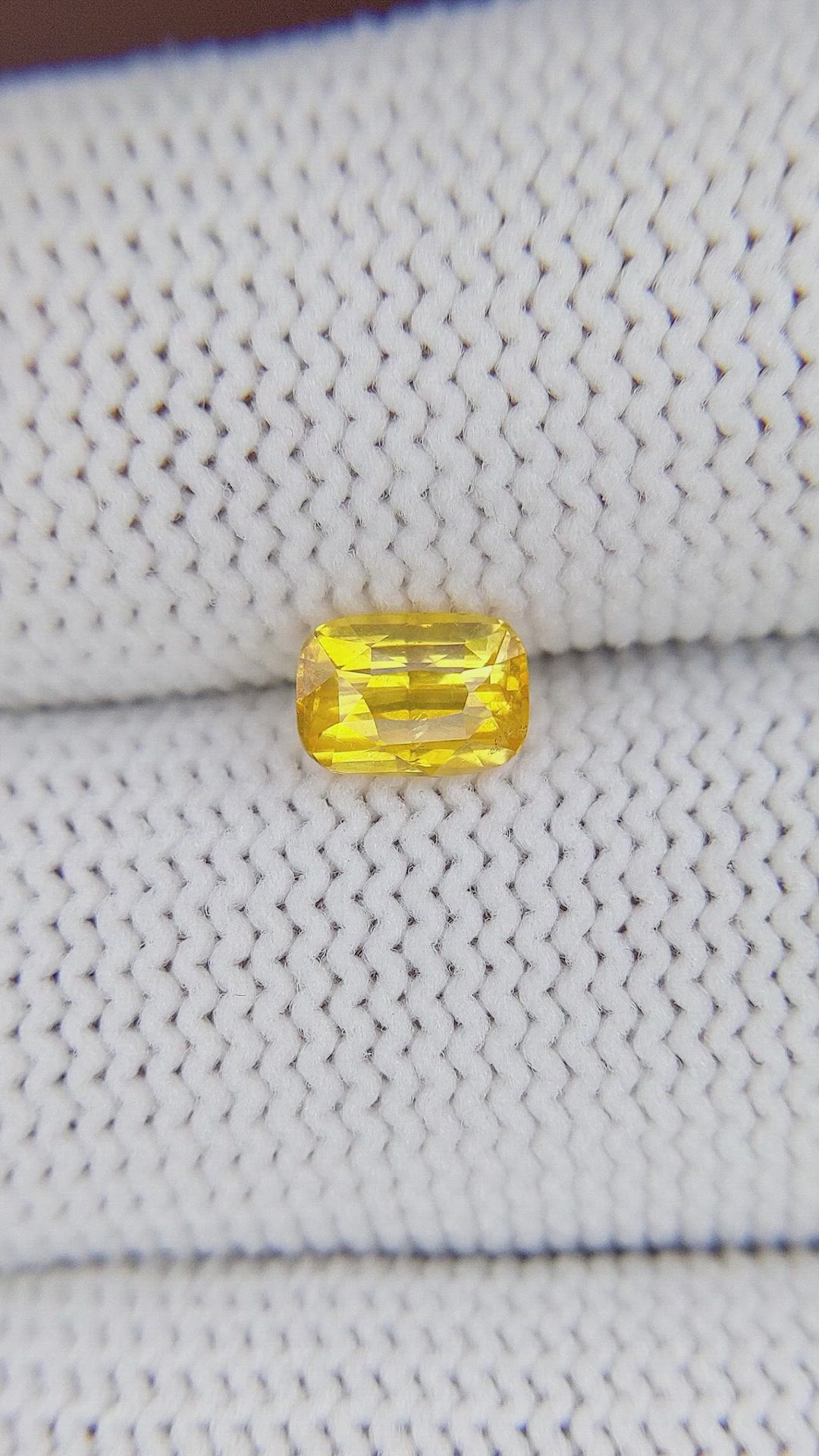1.04 Ct. Orangish Yellow Sapphire from Ceylon (Sri Lanka) Size Video