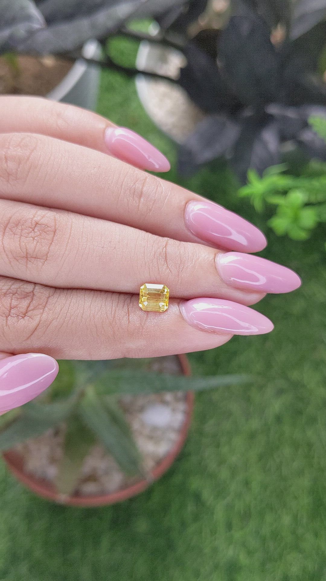 1.08 Ct. Yellow Sapphire from Ceylon (Sri Lanka) Size Video