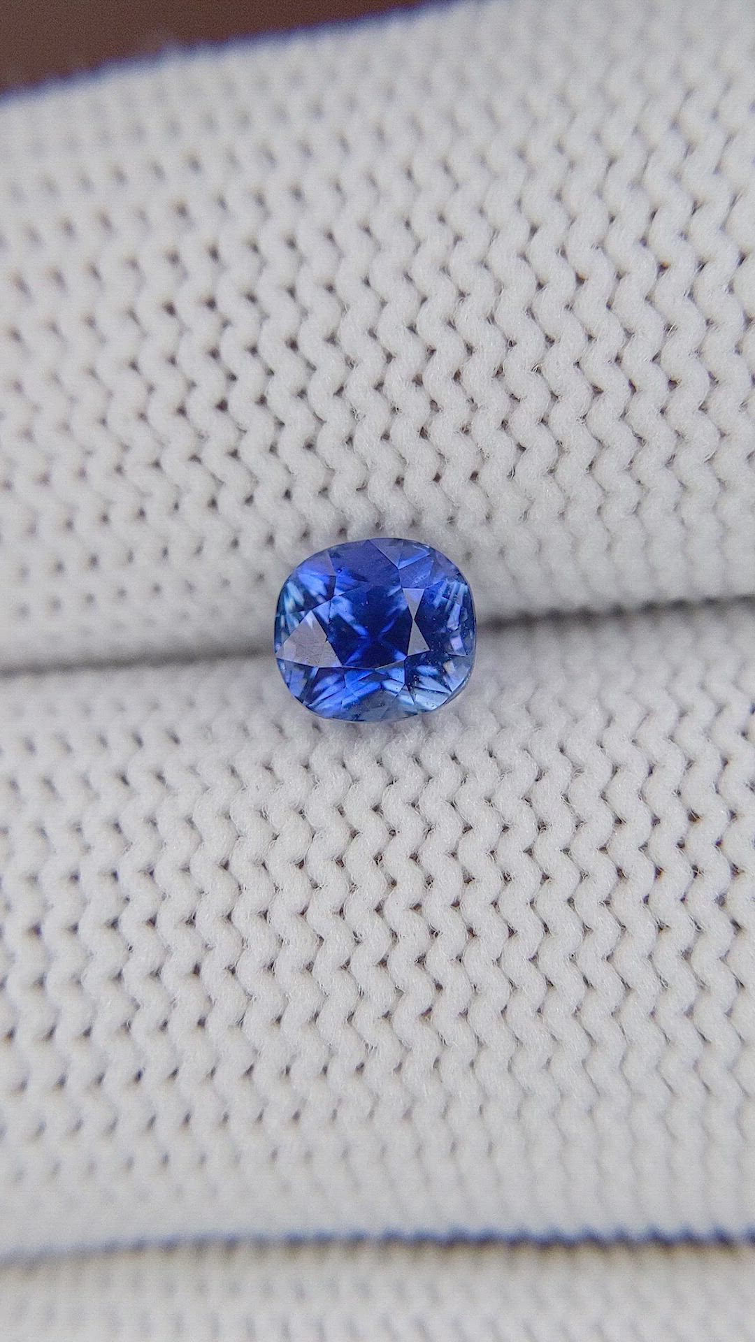 1.10 Ct. Blue Sapphire from Ceylon (Sri Lanka) Size Video