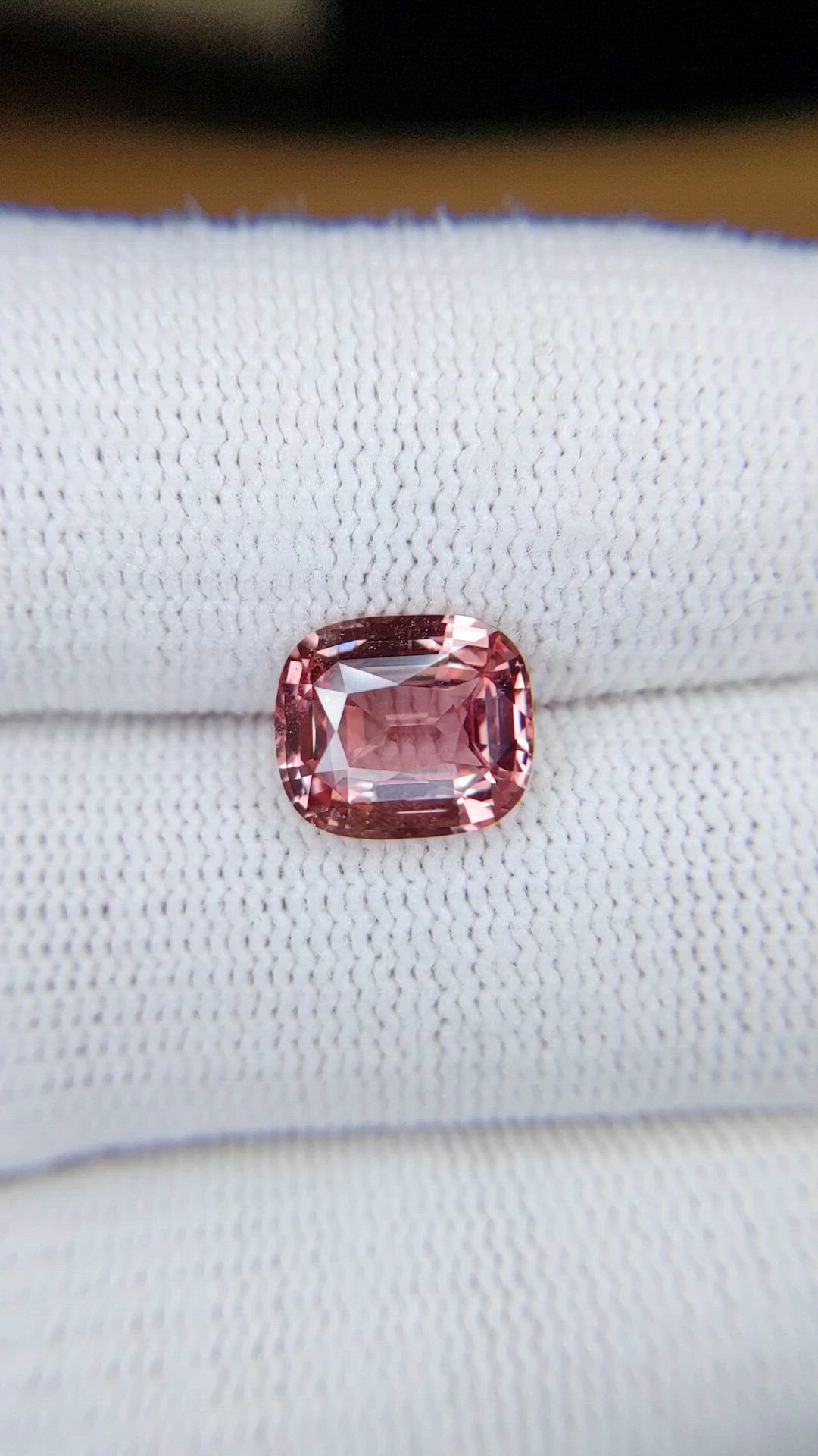 3.02 Ct. Padparadscha Sapphire from Ceylon (Sri Lanka) Size Video