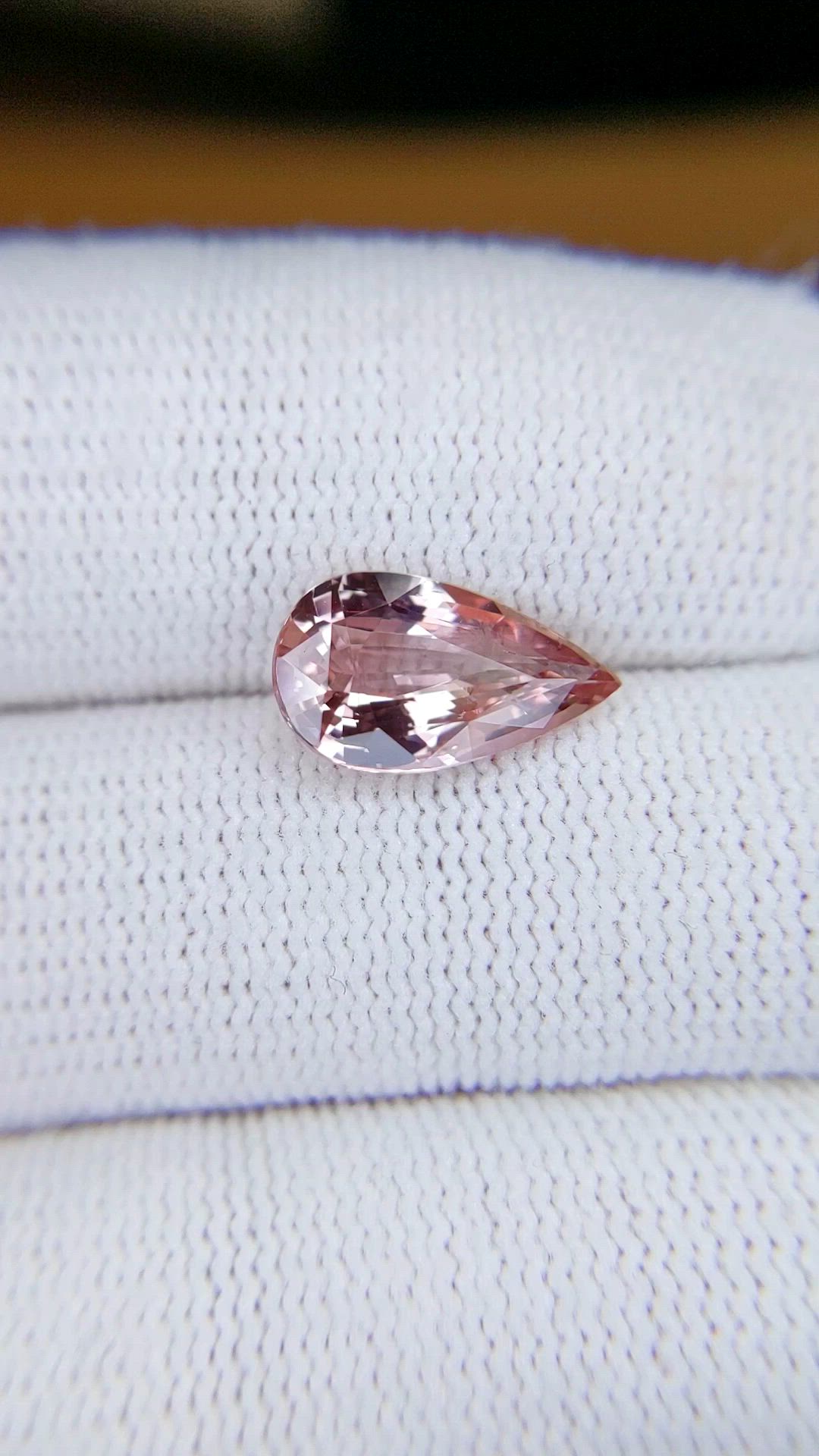 2.97 Ct. Padparadscha Sapphire from Ceylon (Sri Lanka) Size Video