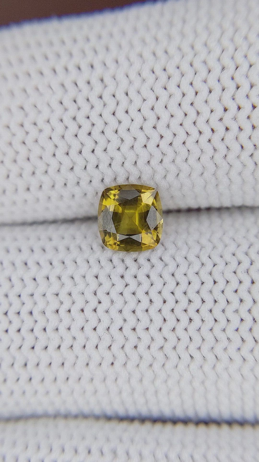 0.71 Ct. Greenish Yellow Sapphire from Ceylon (Sri Lanka) Size Video