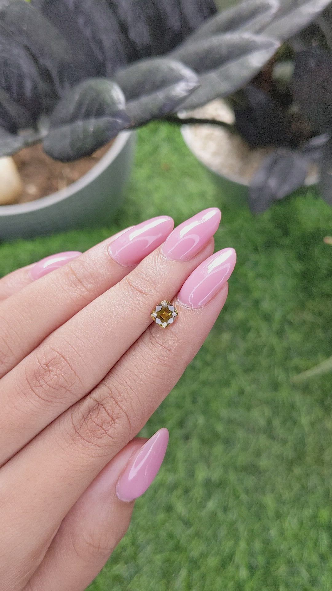 0.71 Ct. Greenish Yellow Sapphire from Ceylon (Sri Lanka) Size Video