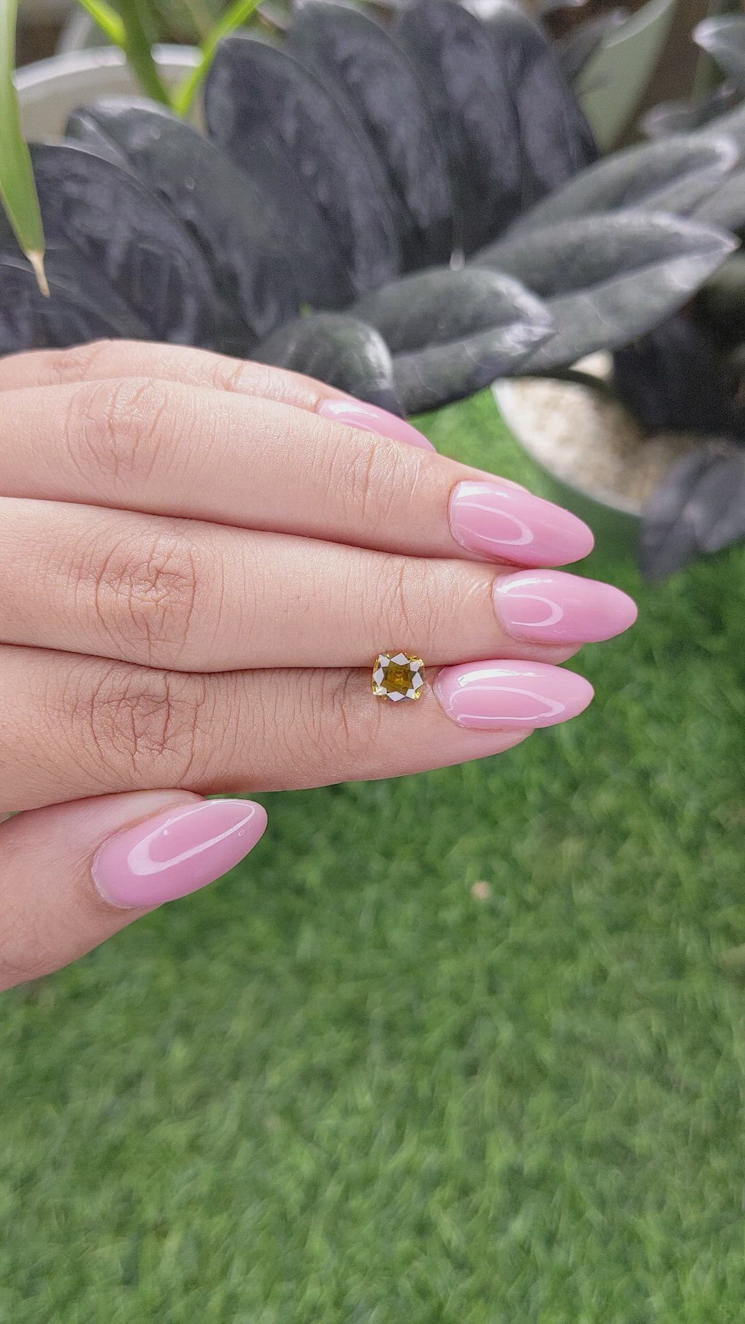 0.71 Ct. Greenish Yellow Sapphire from Ceylon (Sri Lanka) Size Video