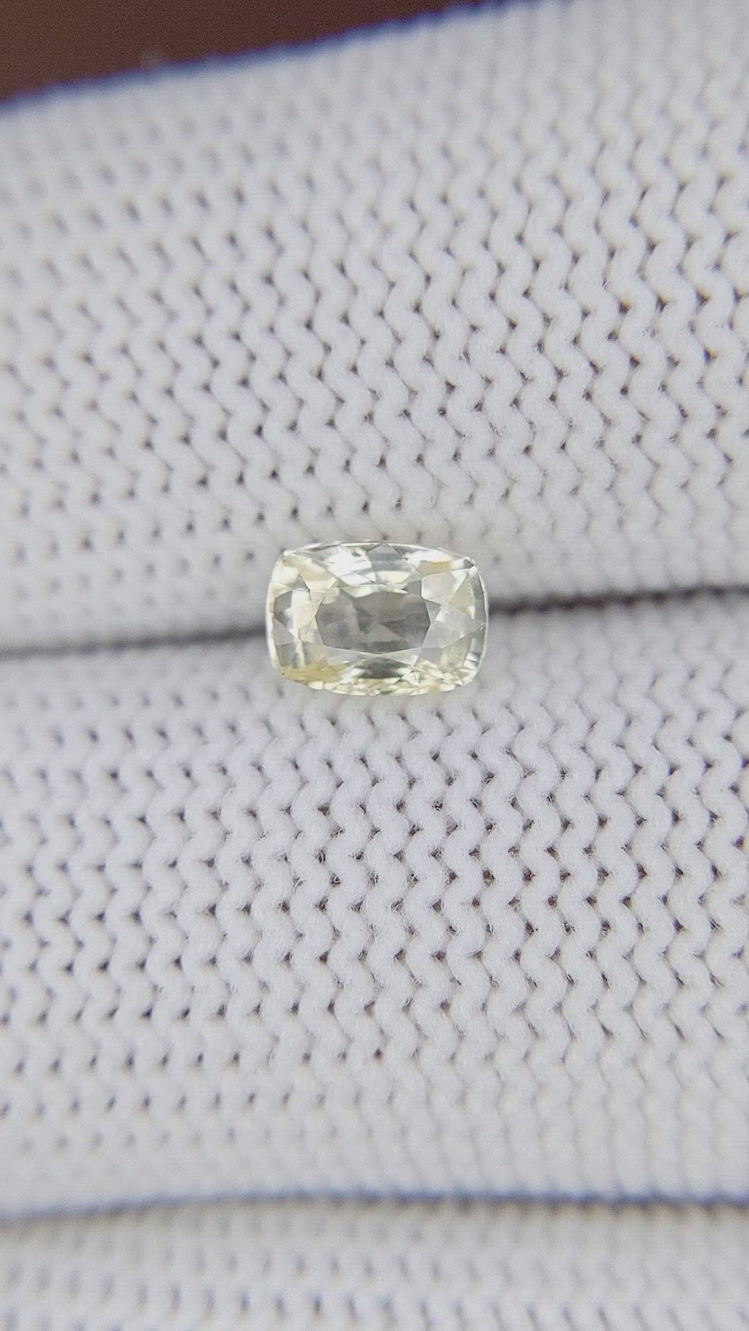 1.11 Ct. Yellow Sapphire from Ceylon (Sri Lanka) Size Video