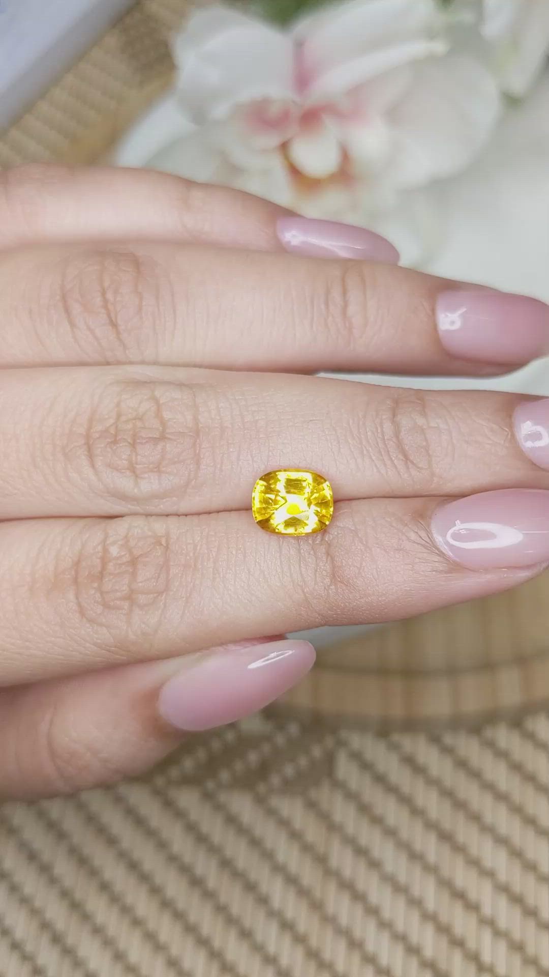 2.16 Ct. Yellow Sapphire from Ceylon (Sri Lanka) Size Video