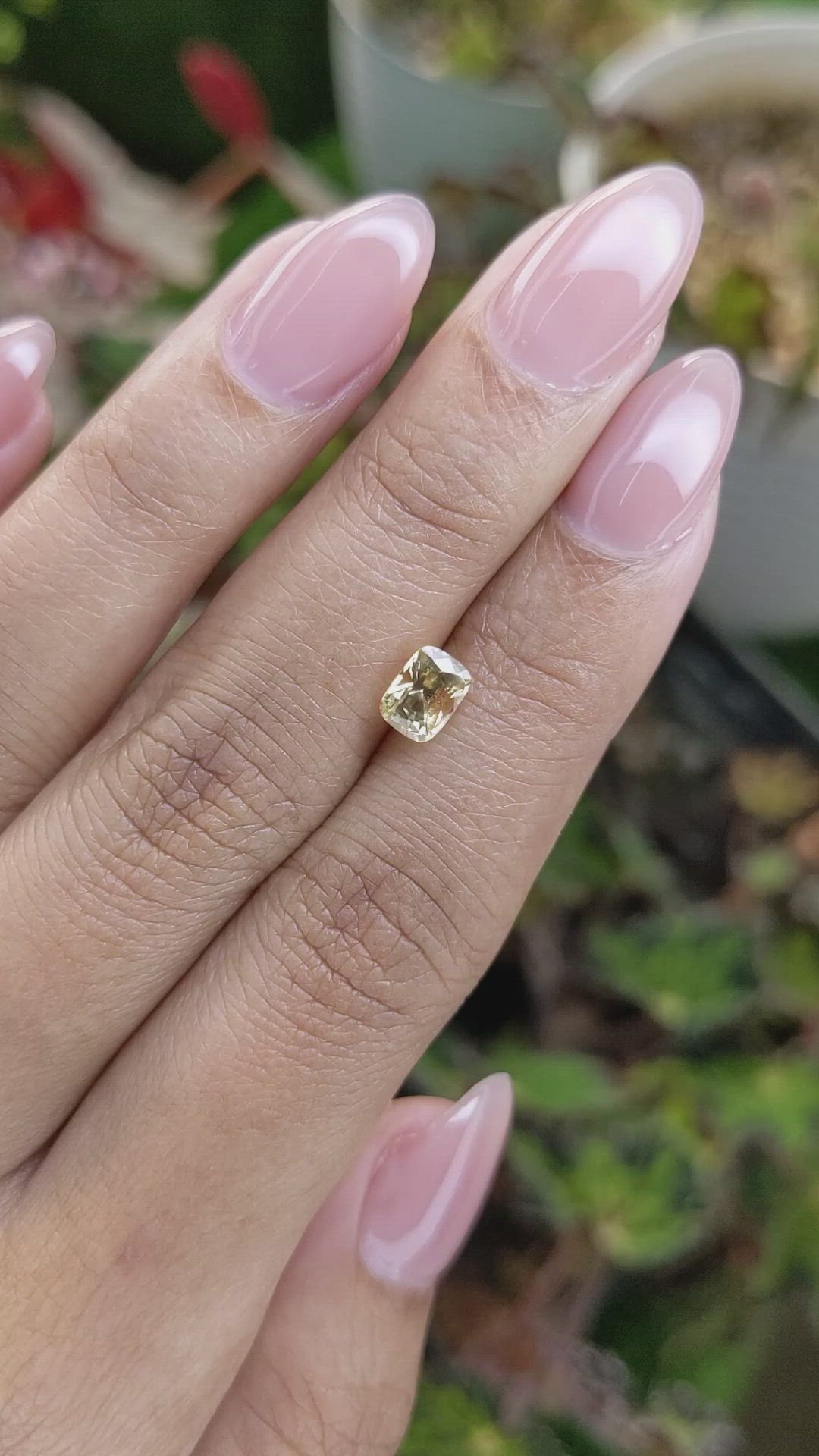 1.13 Ct. Yellow Sapphire from Ceylon (Sri Lanka) Size Video