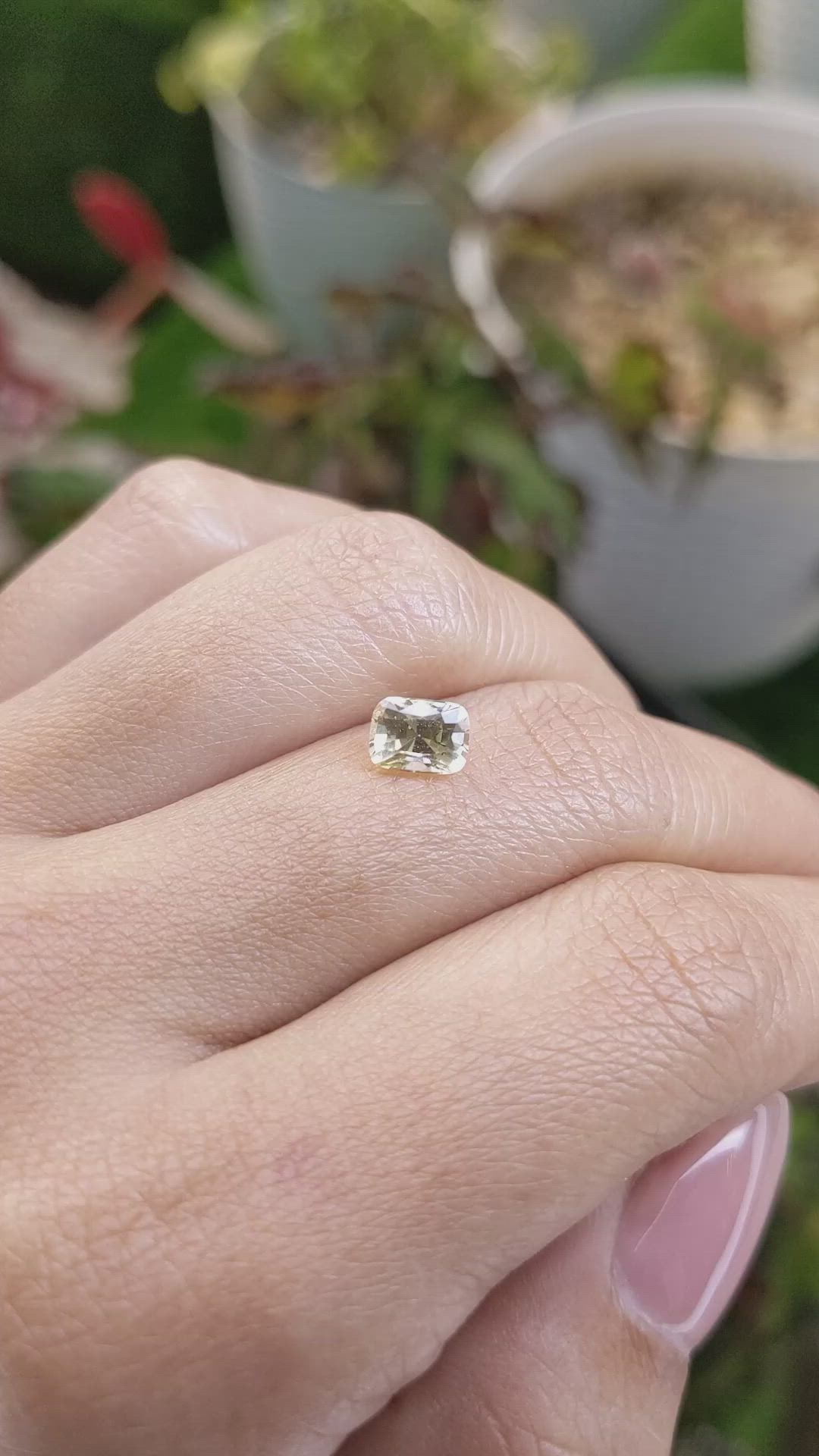 1.13 Ct. Yellow Sapphire from Ceylon (Sri Lanka) Size Video