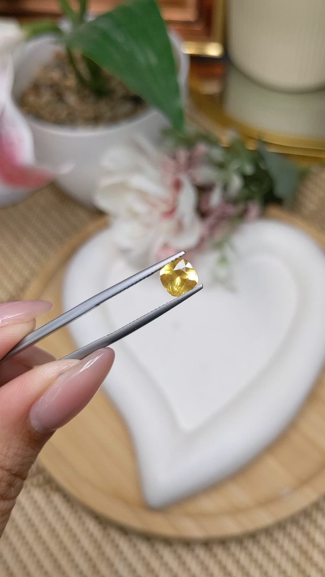 1.41 Ct. Yellow Sapphire from Ceylon (Sri Lanka) Size Video