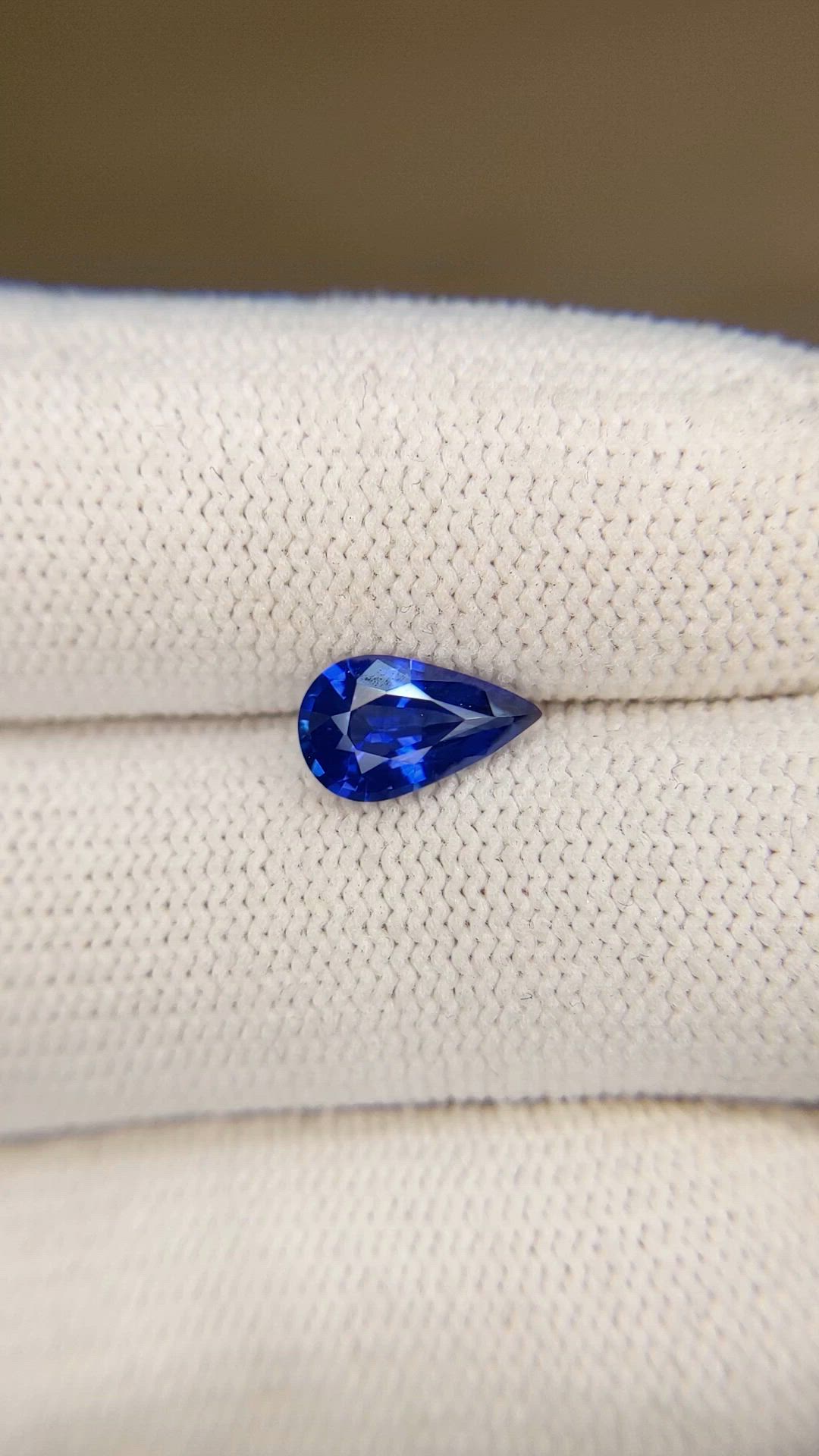 1.05 Ct. Blue Sapphire from Ceylon (Sri Lanka) Size Video