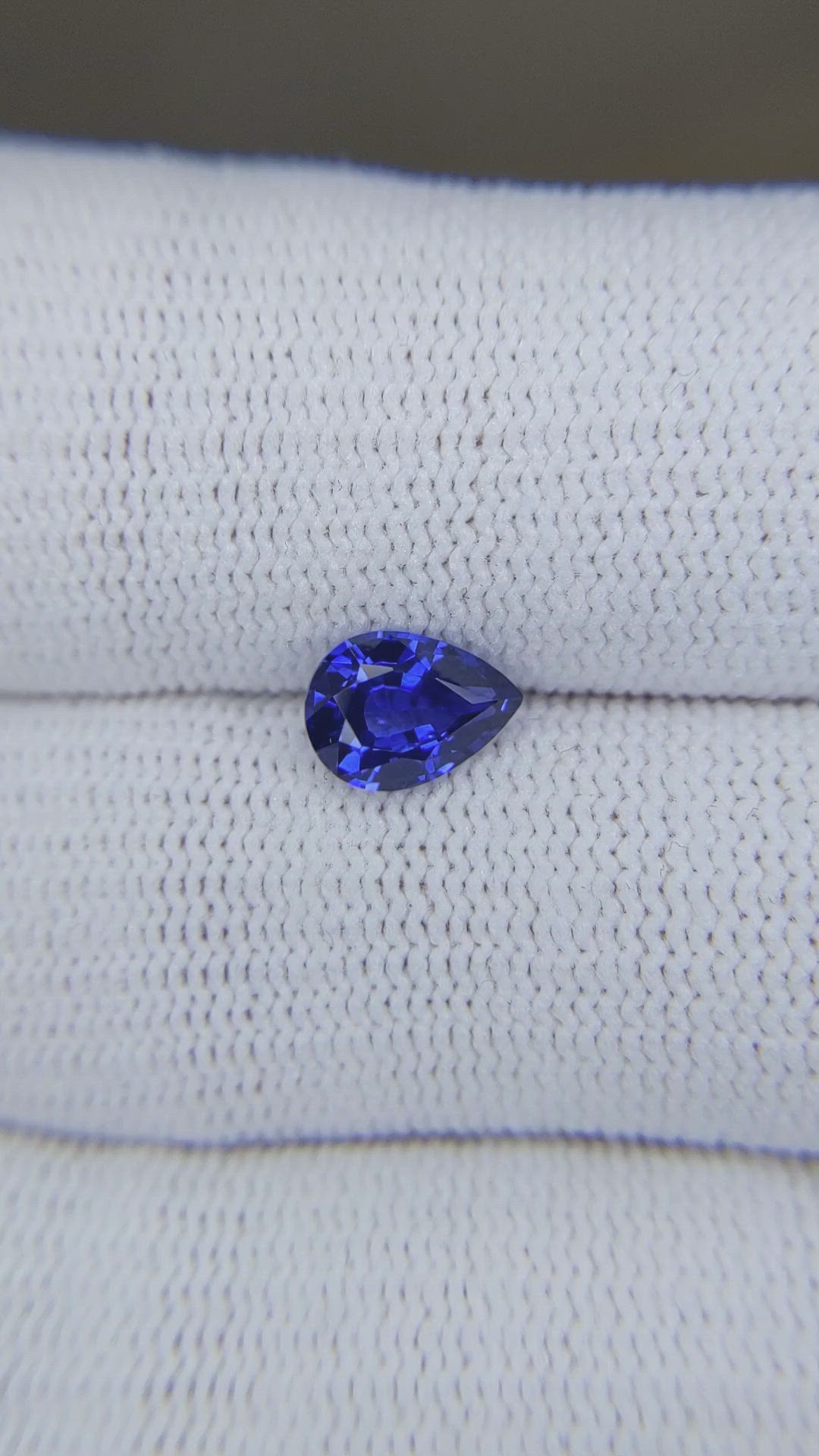 1.23 Ct. Blue Sapphire from Ceylon (Sri Lanka) Size Video
