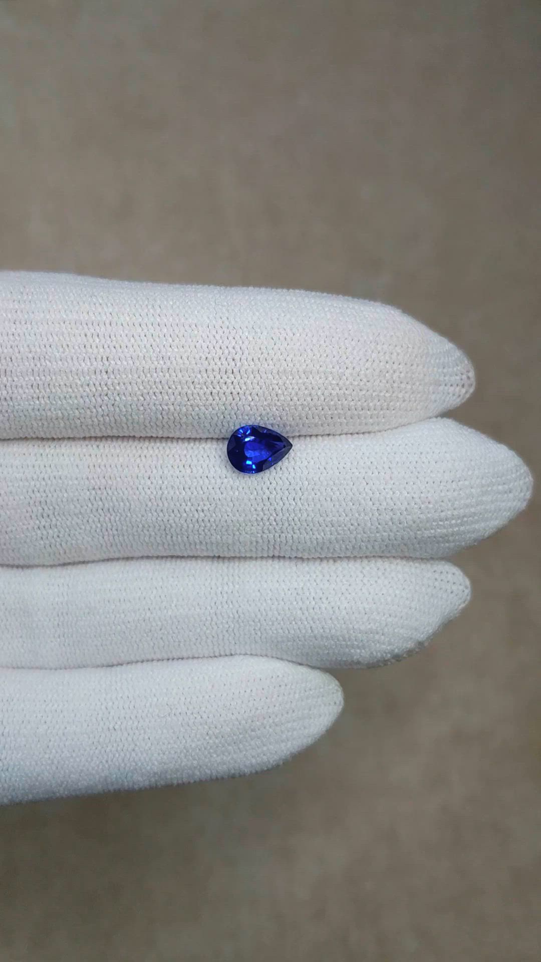 1.23 Ct. Blue Sapphire from Ceylon (Sri Lanka) Size Video