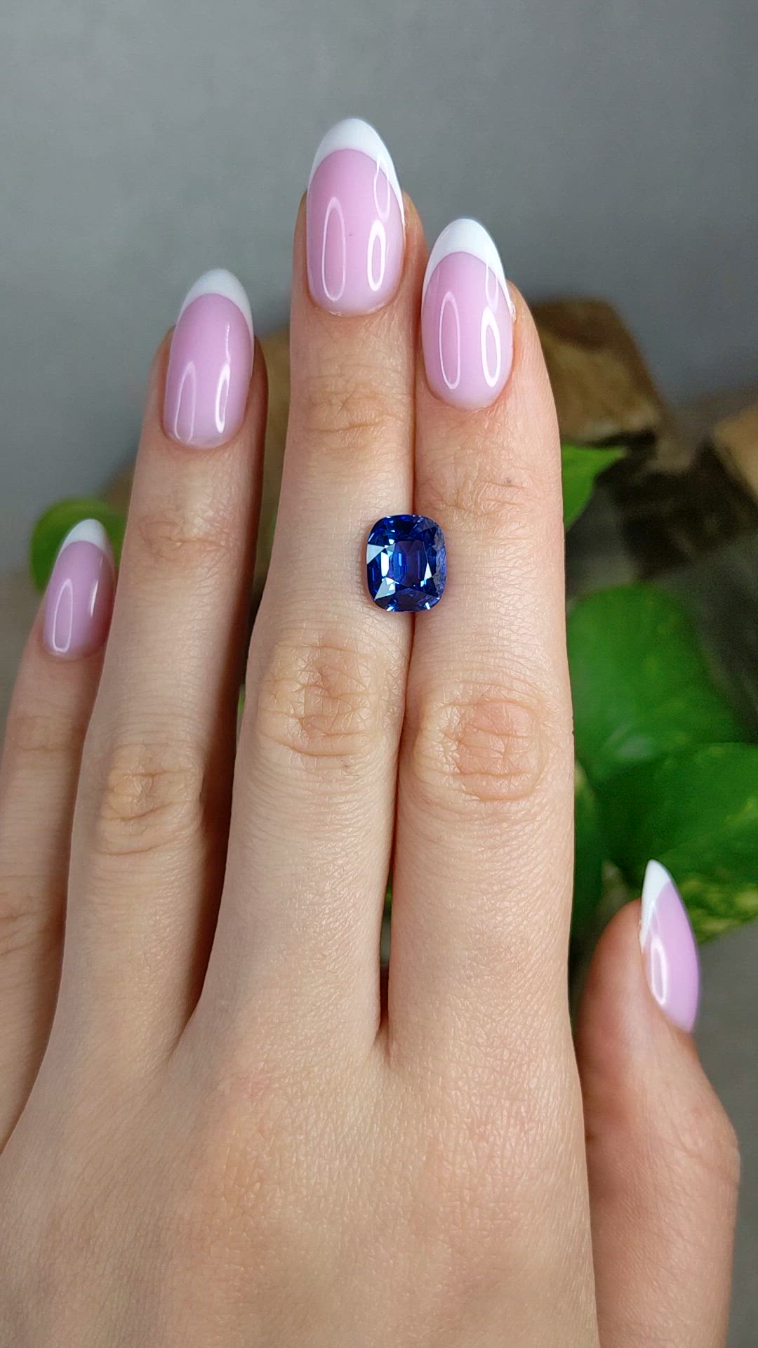 5.01 Ct. Blue Sapphire from Ceylon (Sri Lanka) Size Video