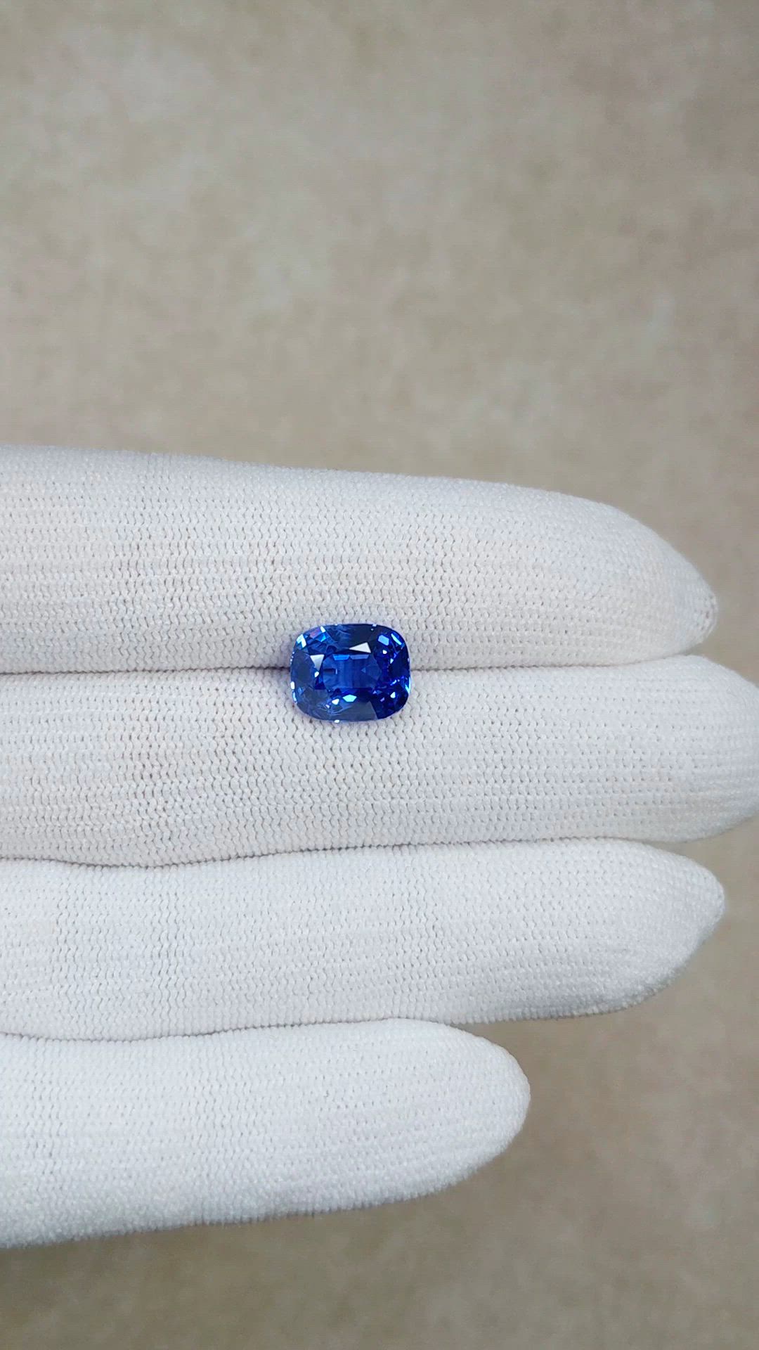 5.01 Ct. Blue Sapphire from Ceylon (Sri Lanka) Size Video