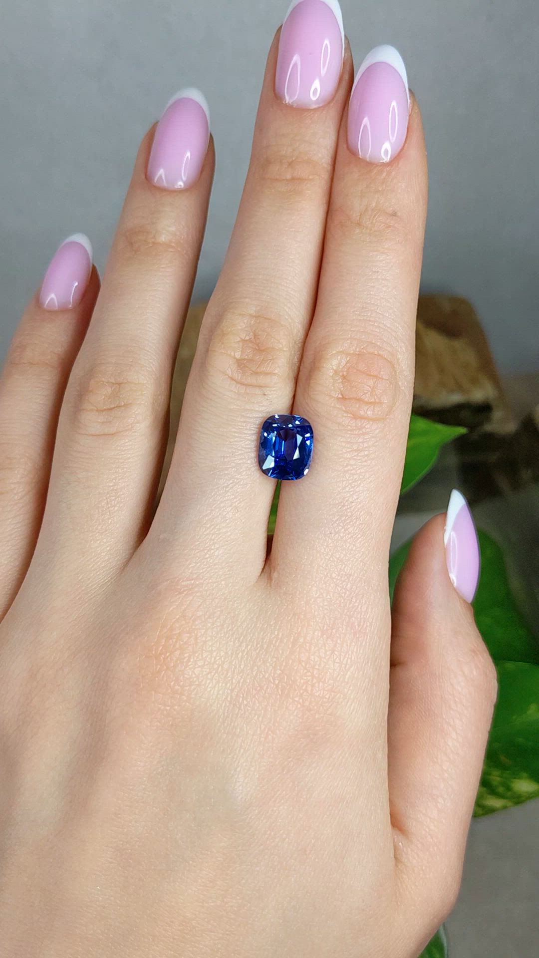 5.01 Ct. Blue Sapphire from Ceylon (Sri Lanka) Size Video