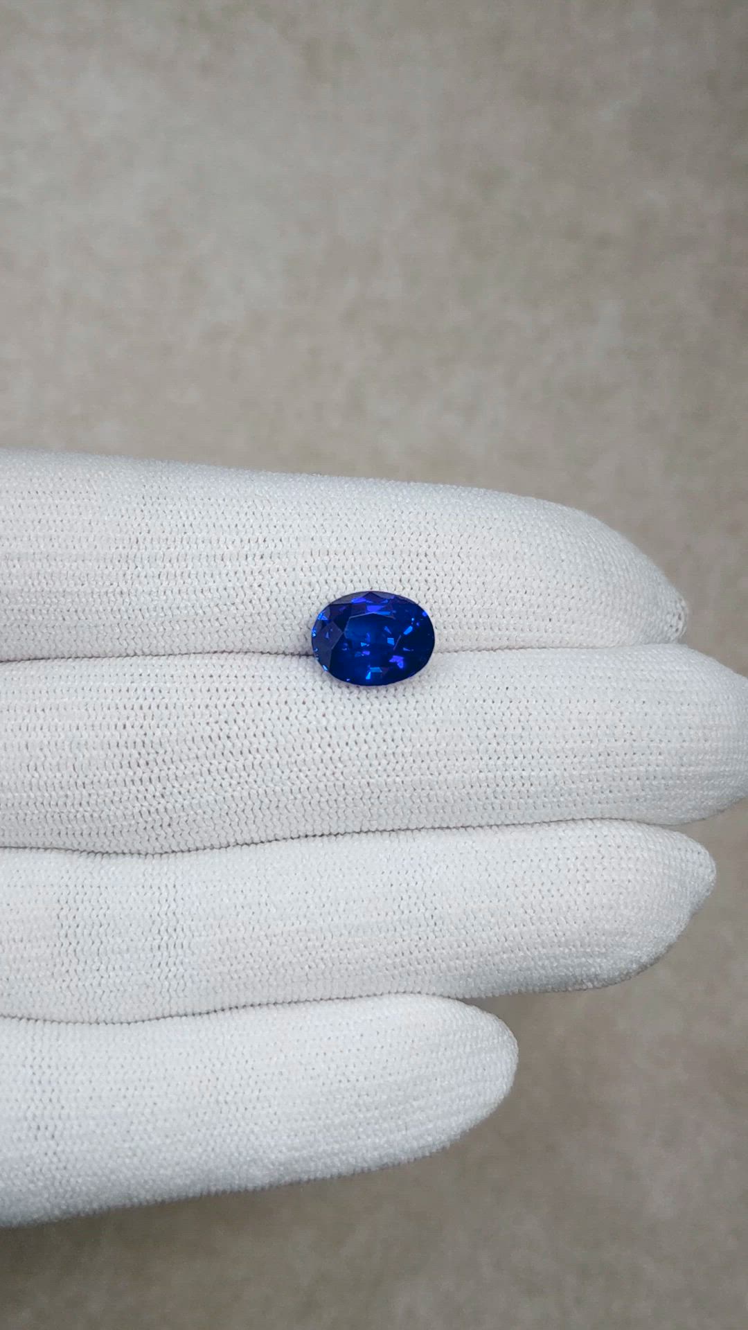 5.14 Ct. Blue Sapphire from Ceylon (Sri Lanka) Size Video