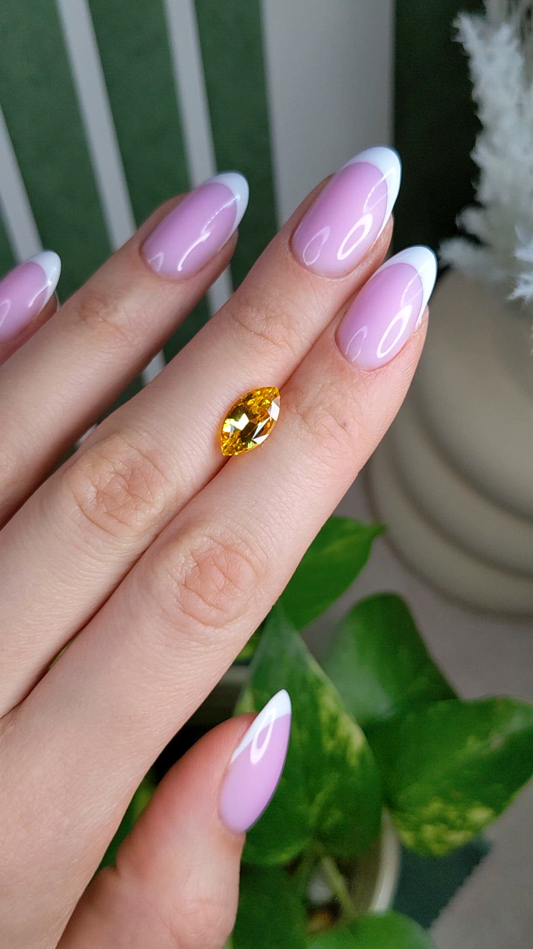 2.52 Ct. Yellow Sapphire from Ceylon (Sri Lanka) Size Video