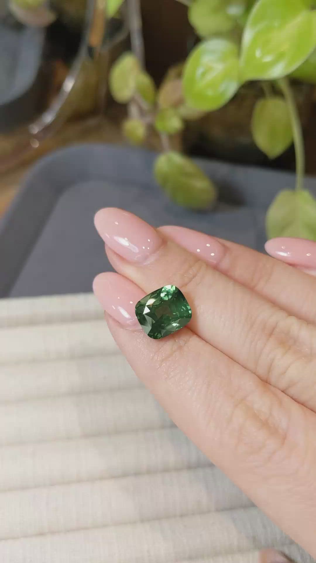 6.08 Ct. Green Sapphire from Ceylon (Sri Lanka) Size Video