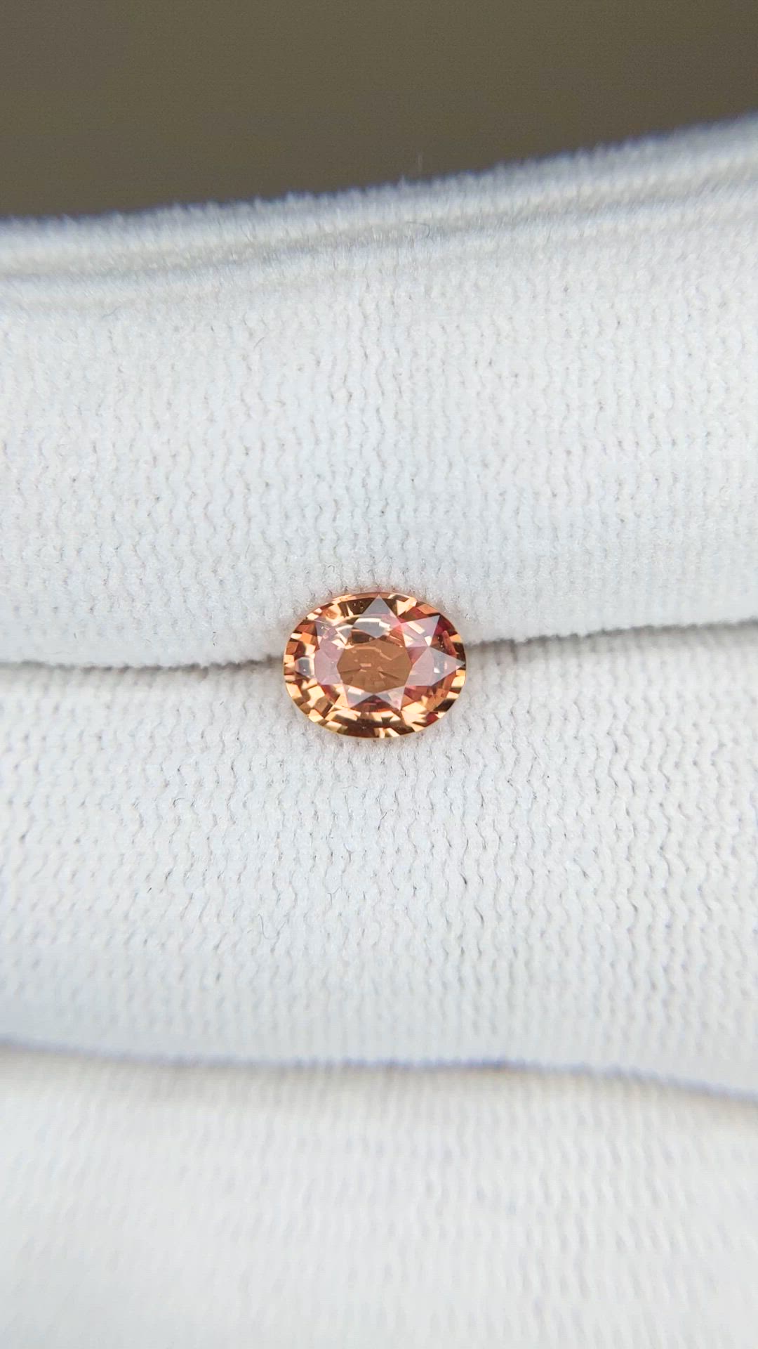 1.06 Ct. Padparadscha Sapphire from Ceylon (Sri Lanka) Size Video