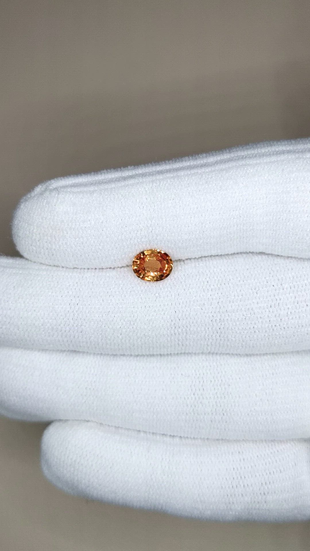 1.06 Ct. Padparadscha Sapphire from Ceylon (Sri Lanka) Size Video