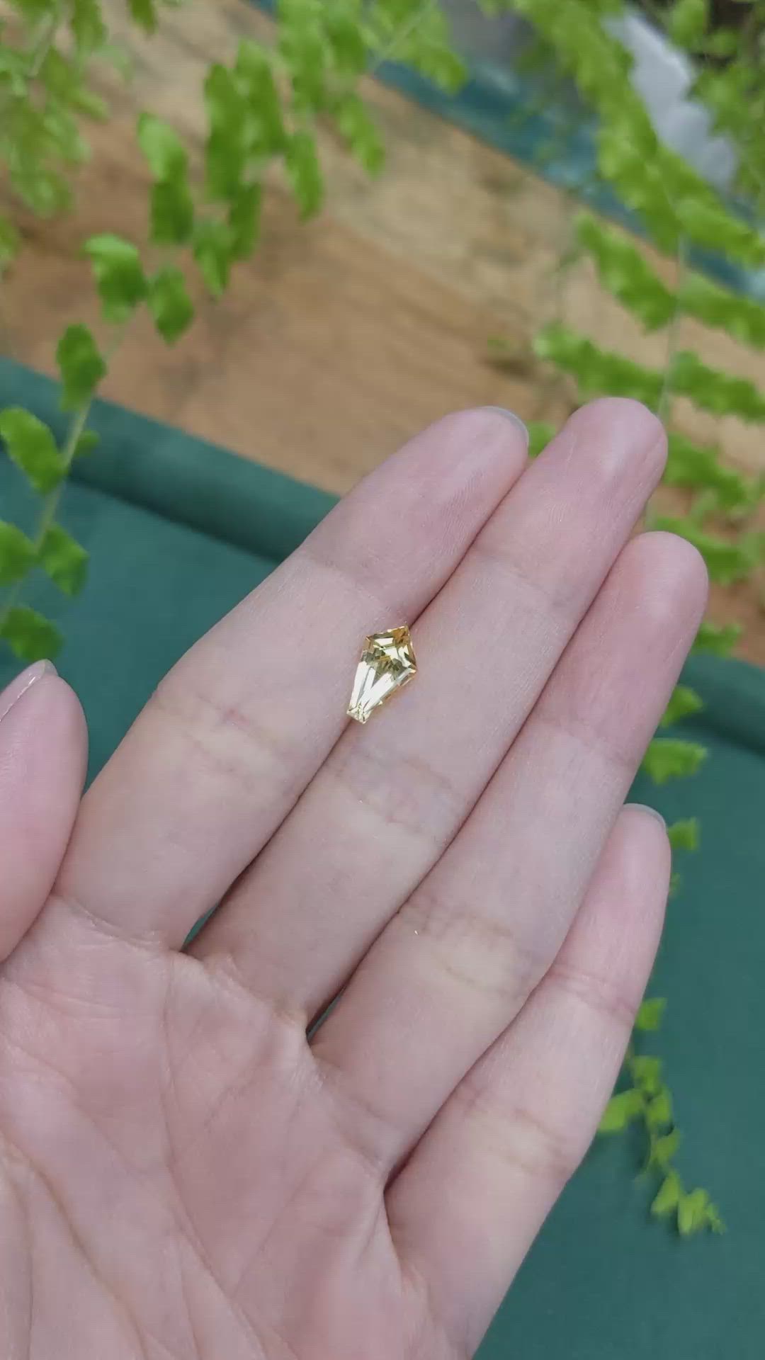 1.70 Ct. Yellow Sapphire from Ceylon (Sri Lanka) Size Video