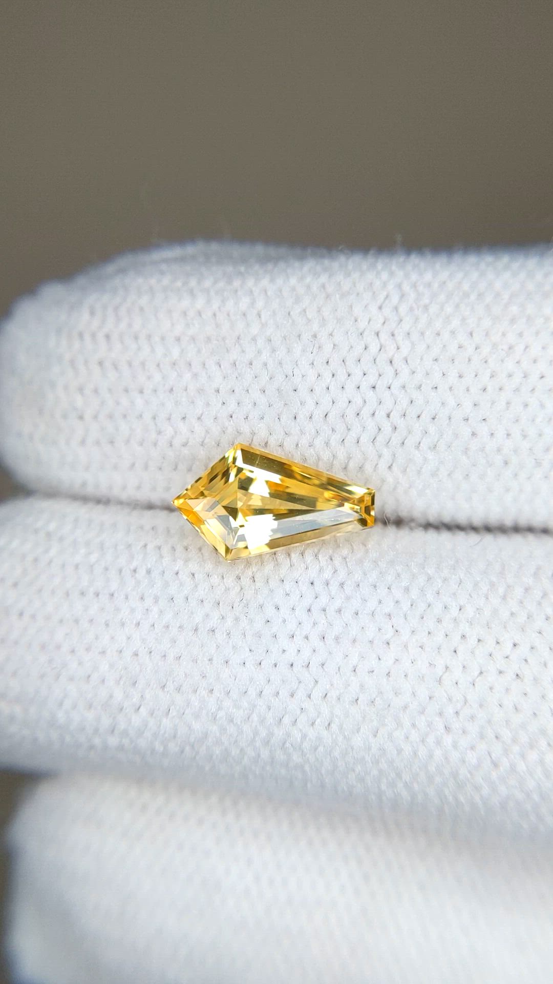 1.70 Ct. Yellow Sapphire from Ceylon (Sri Lanka) Size Video