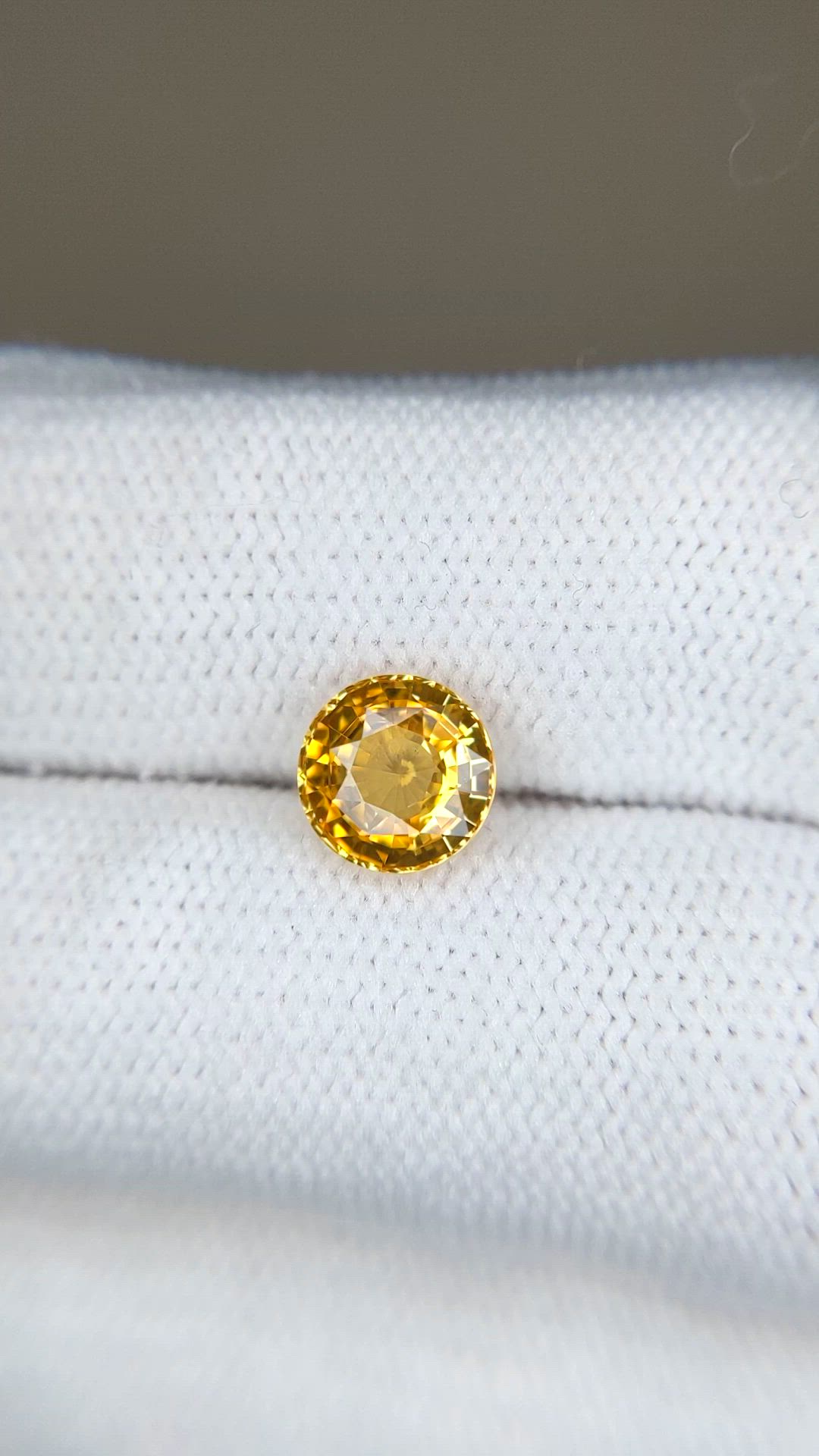 1.61 Ct. Yellow Sapphire from Ceylon (Sri Lanka) Size Video